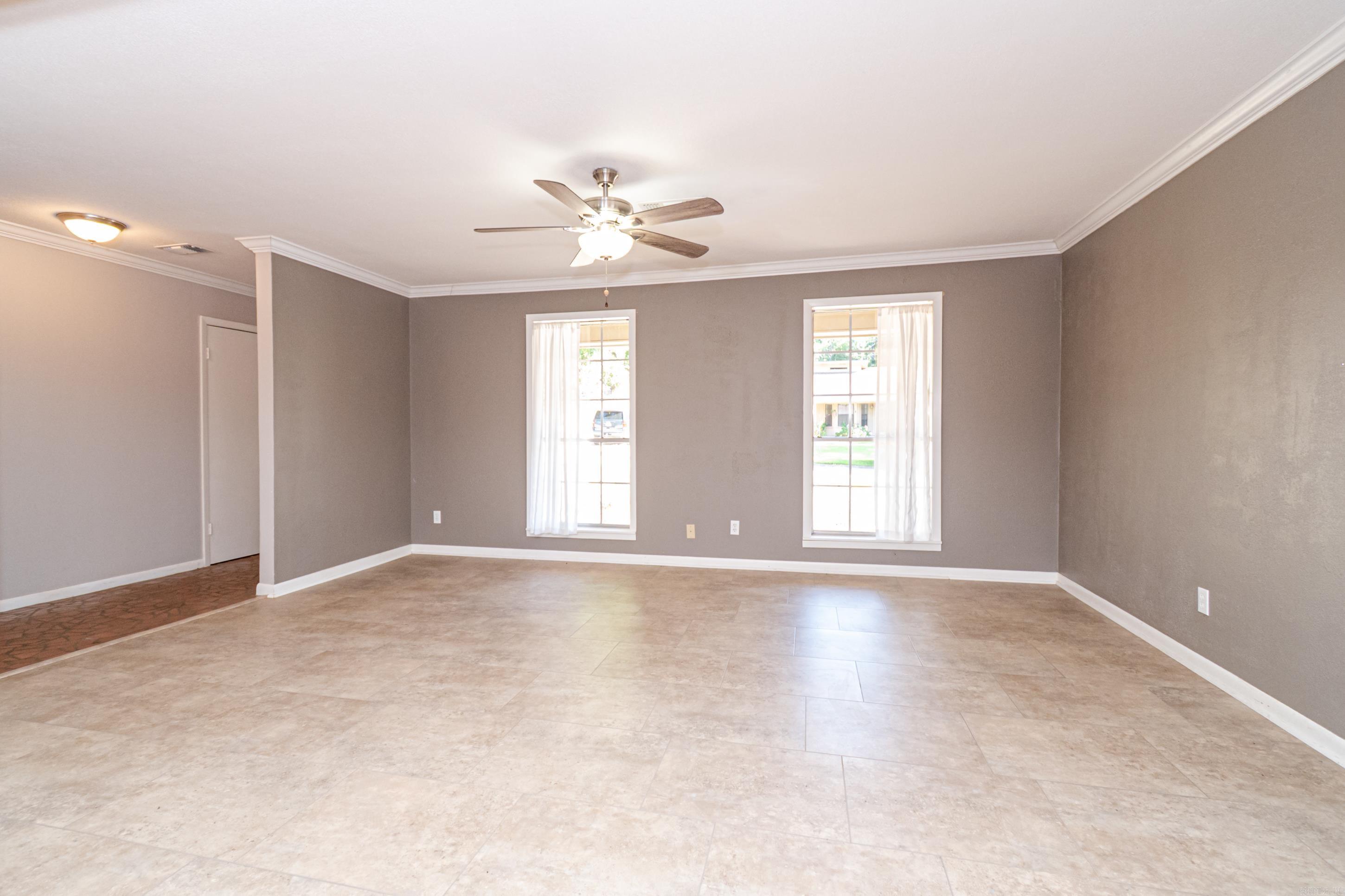 2208 Heron Drive Property Photo 7