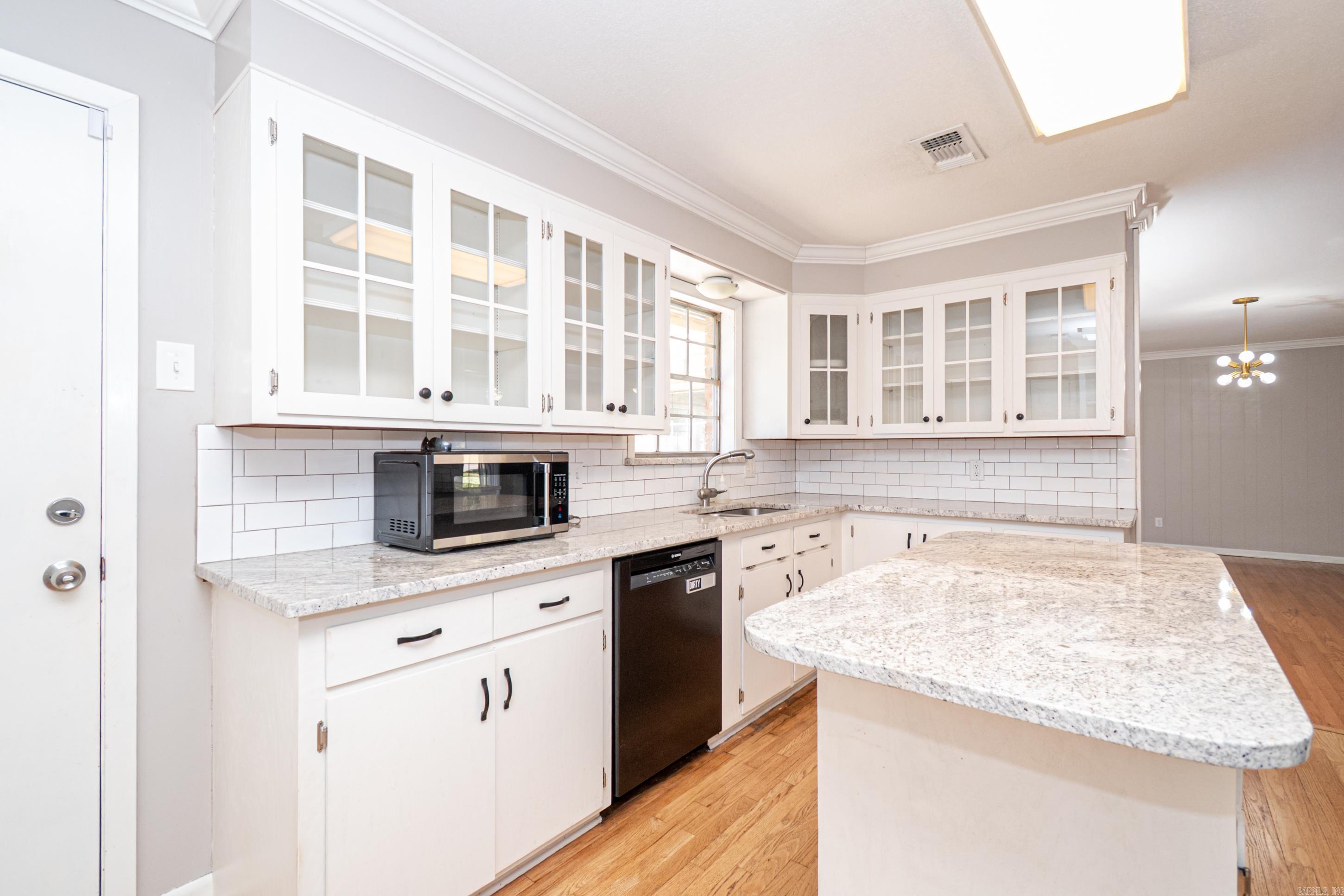 2208 Heron Drive Property Photo 12