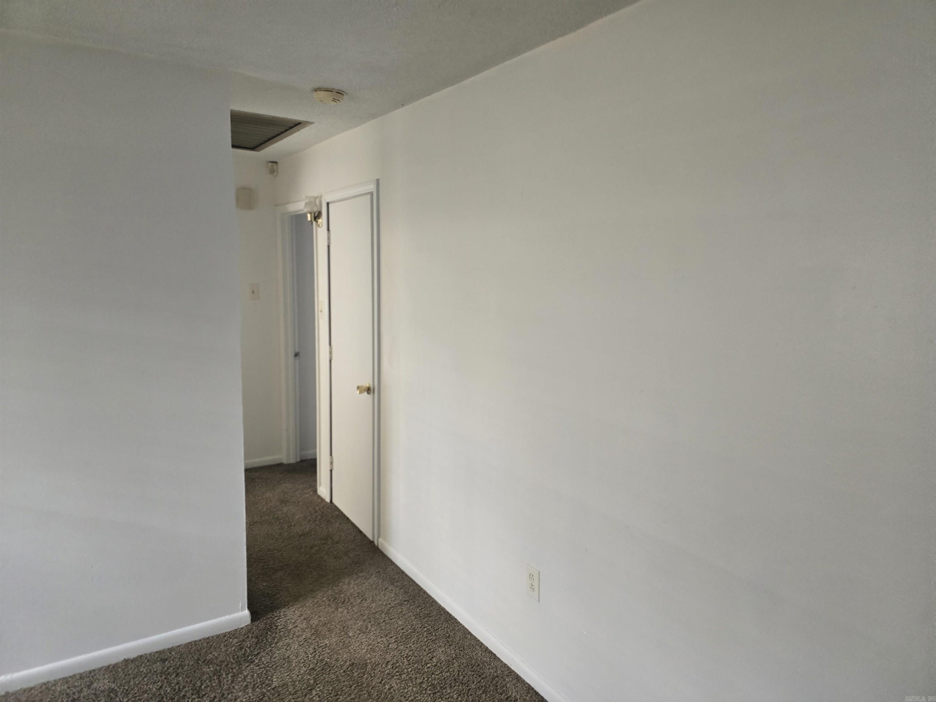 9307 Southwest Drive Property Photo 4