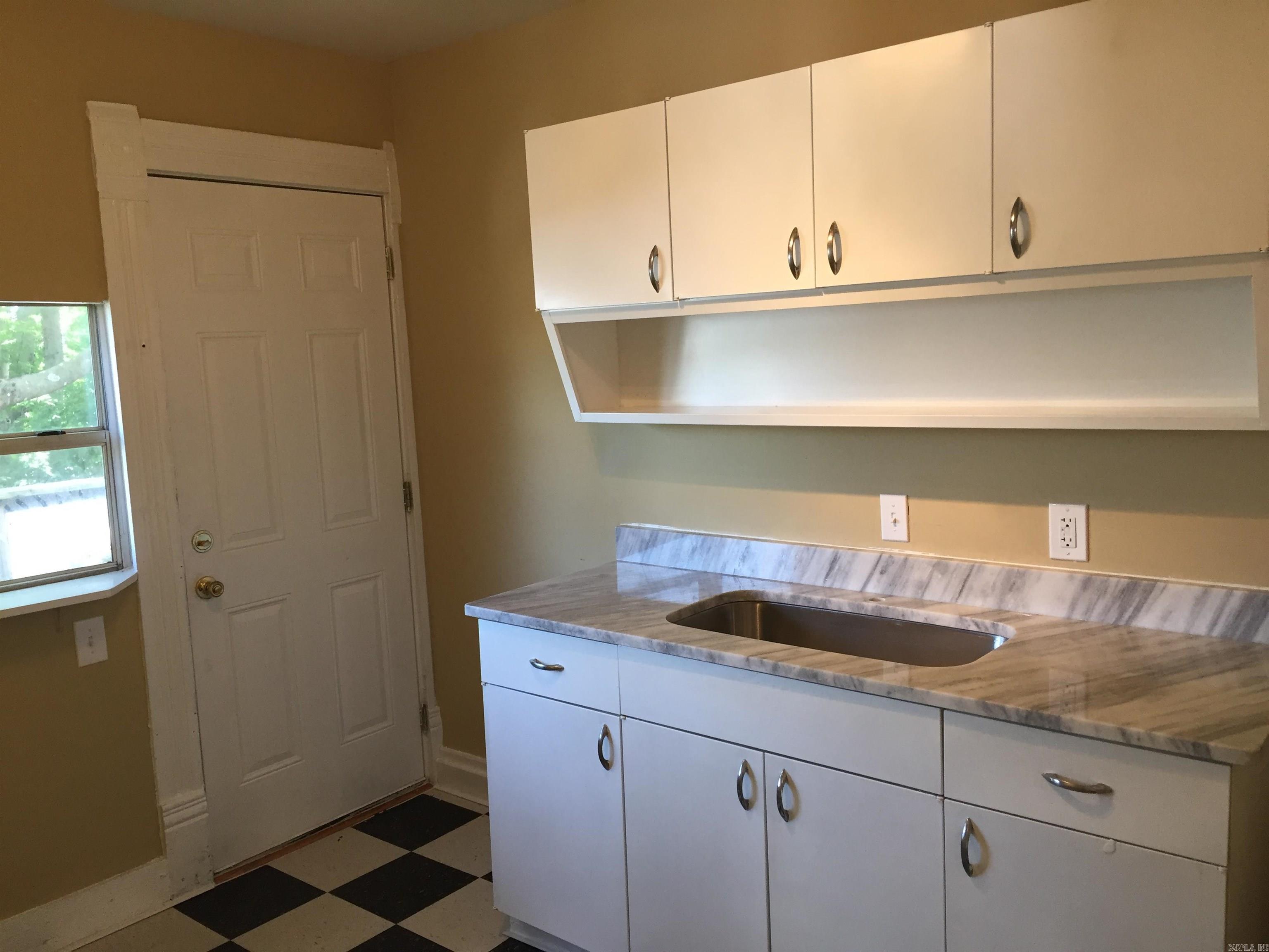 1305 Cumberland Street Property Photo 2