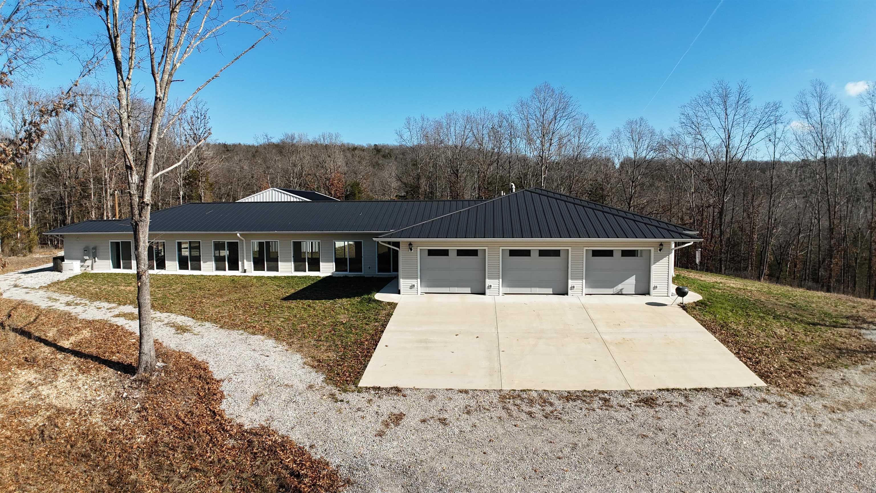 146 Nichols Circle Property Photo 2