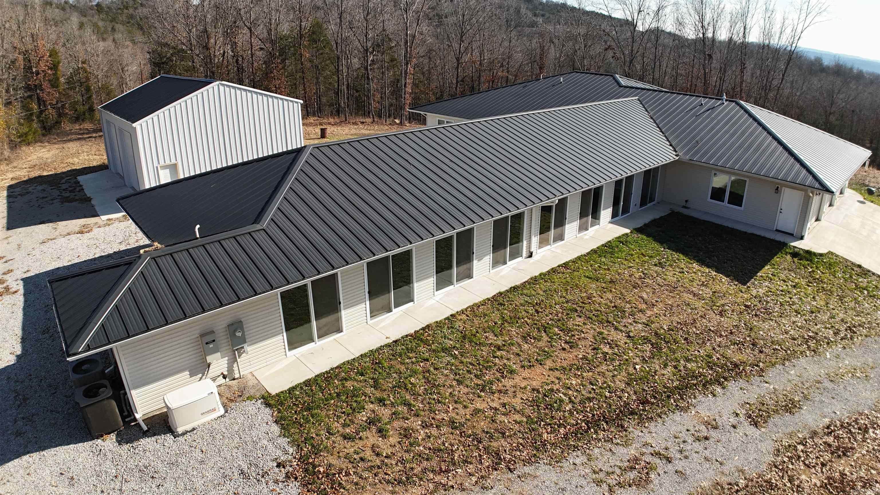 146 Nichols Circle Property Photo 4