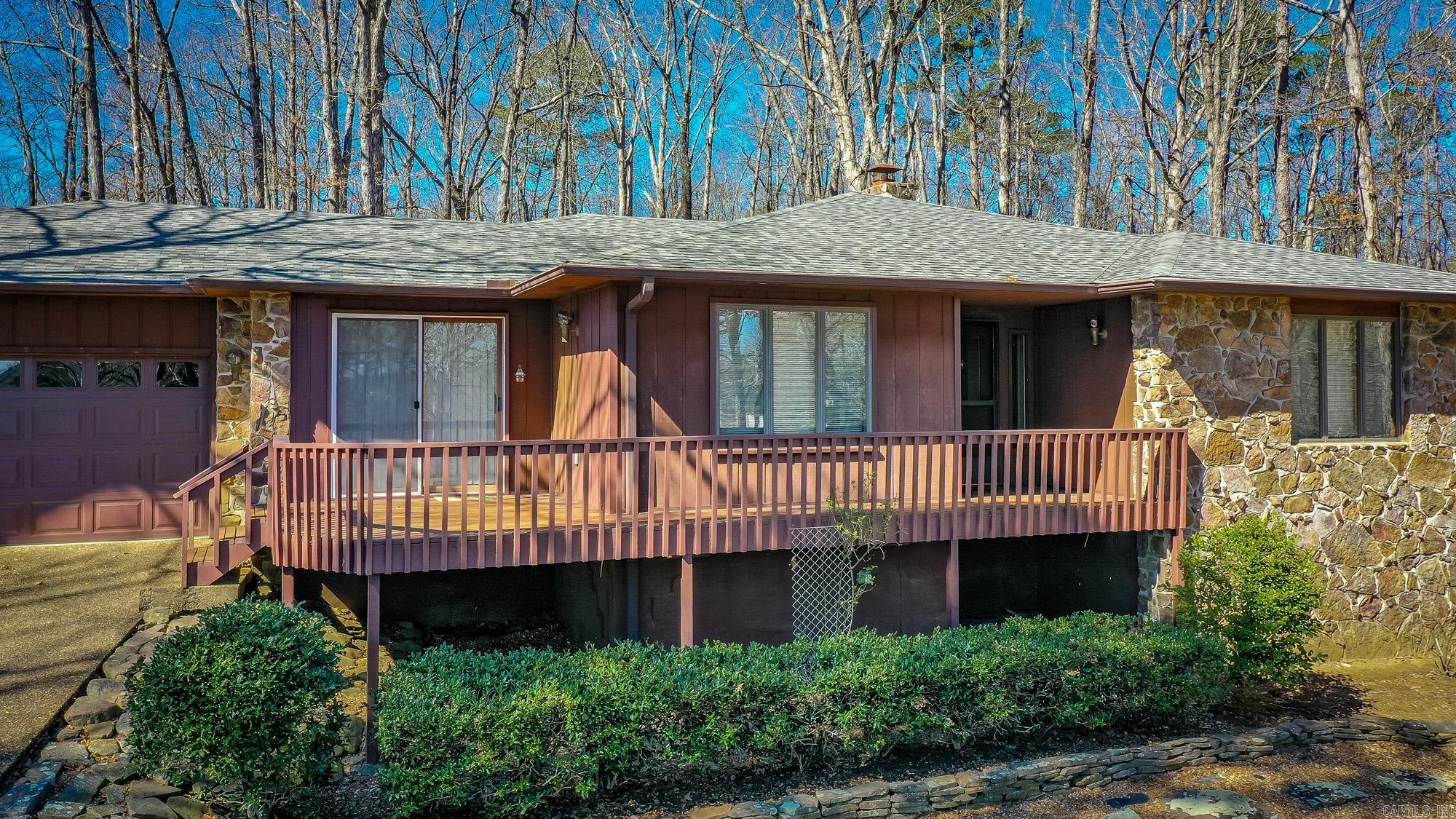 318 Castle Ridge Heights Property Photo 1