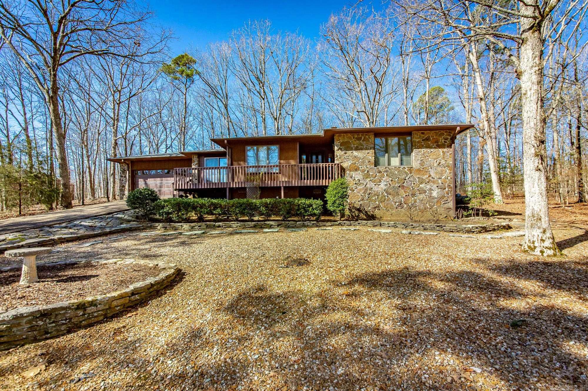 318 Castle Ridge Heights Property Photo 4