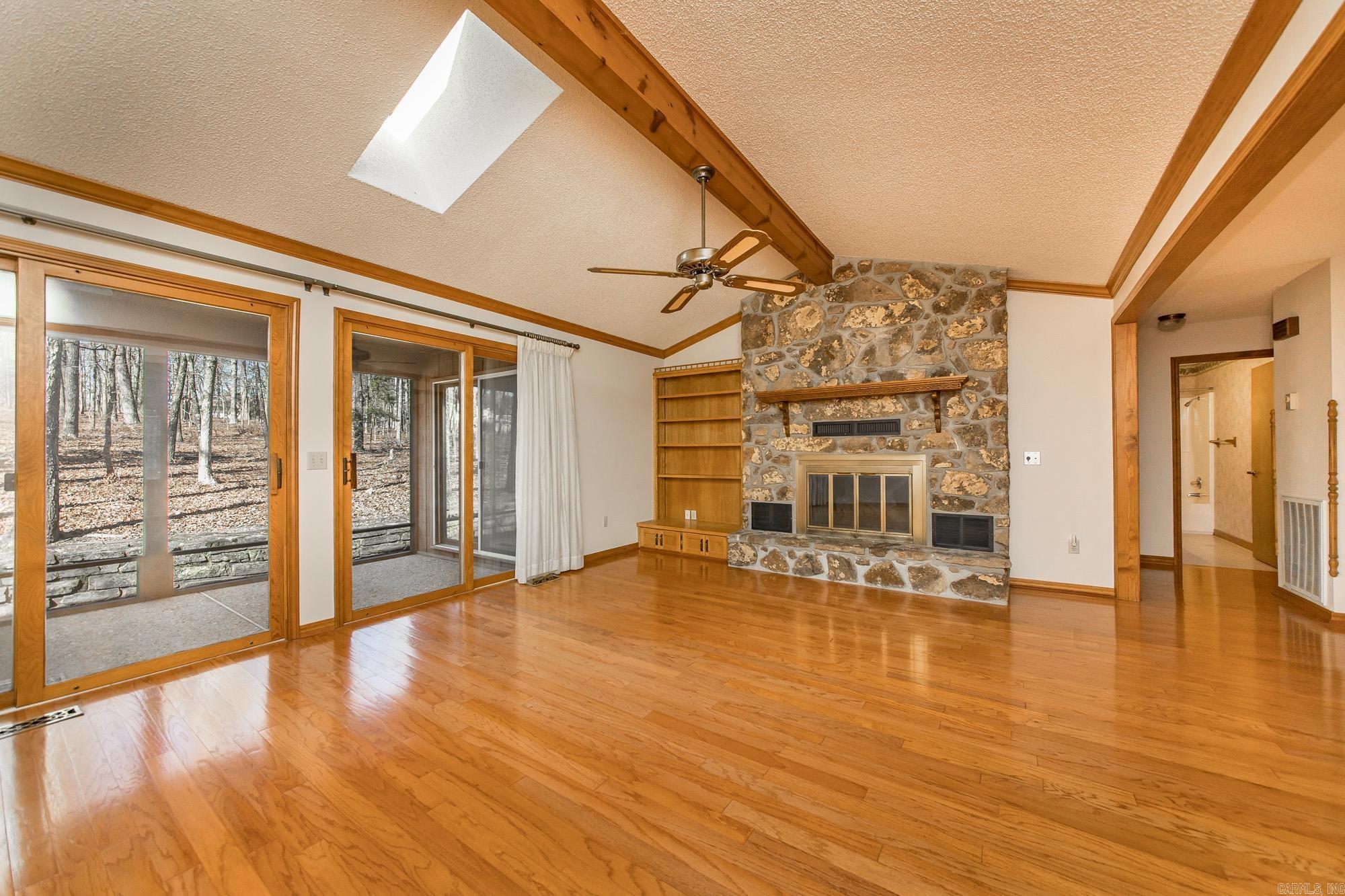 318 Castle Ridge Heights Property Photo 7