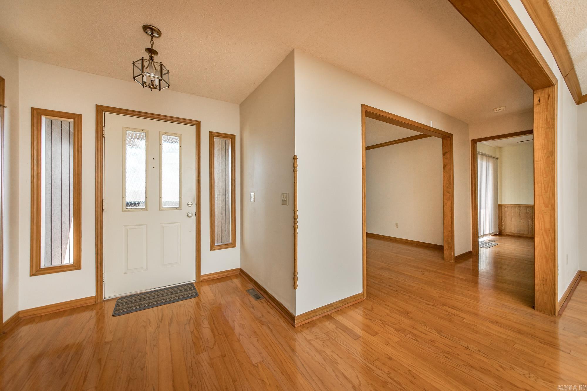 318 Castle Ridge Heights Property Photo 9