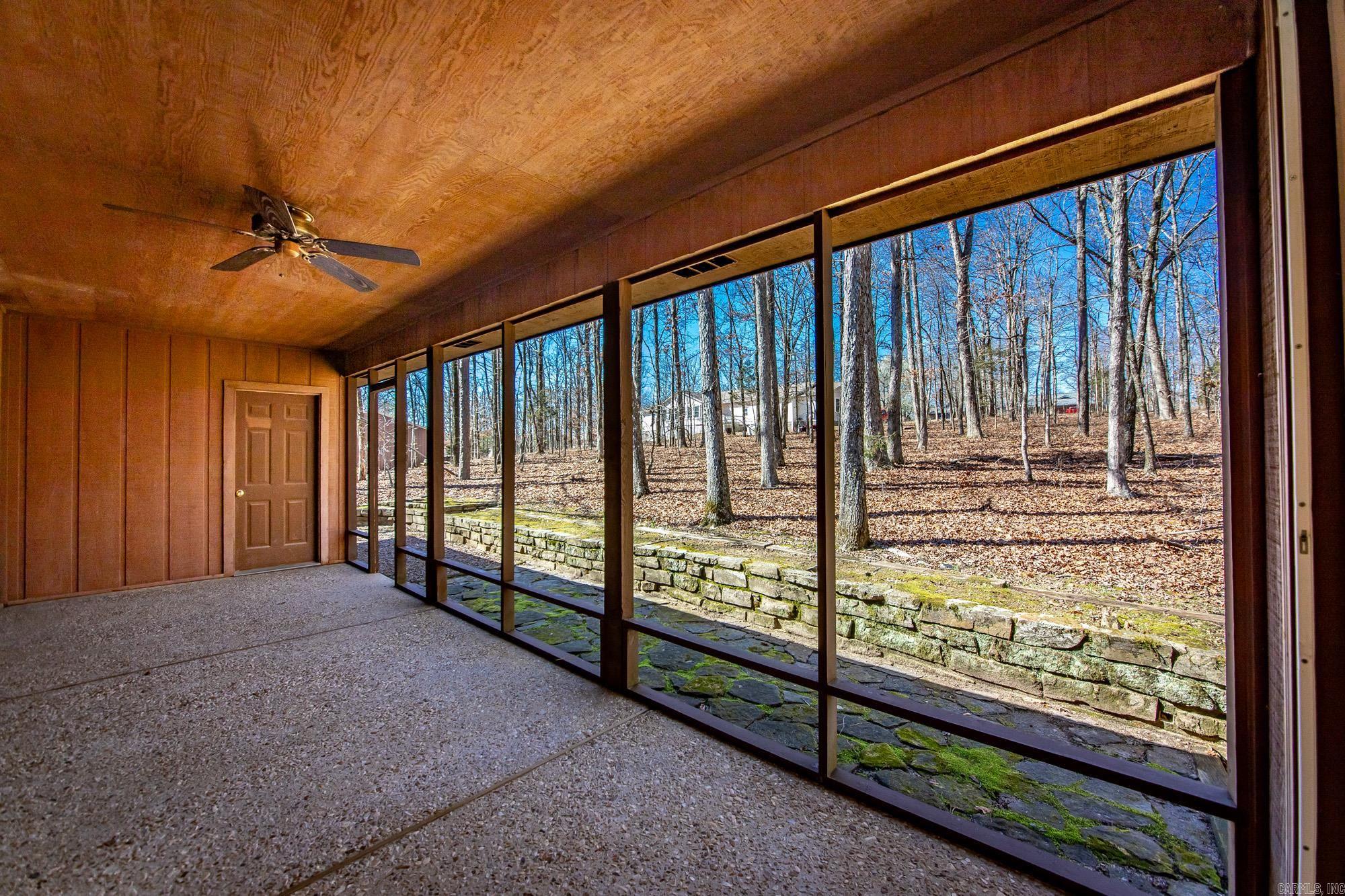 318 Castle Ridge Heights Property Photo 20