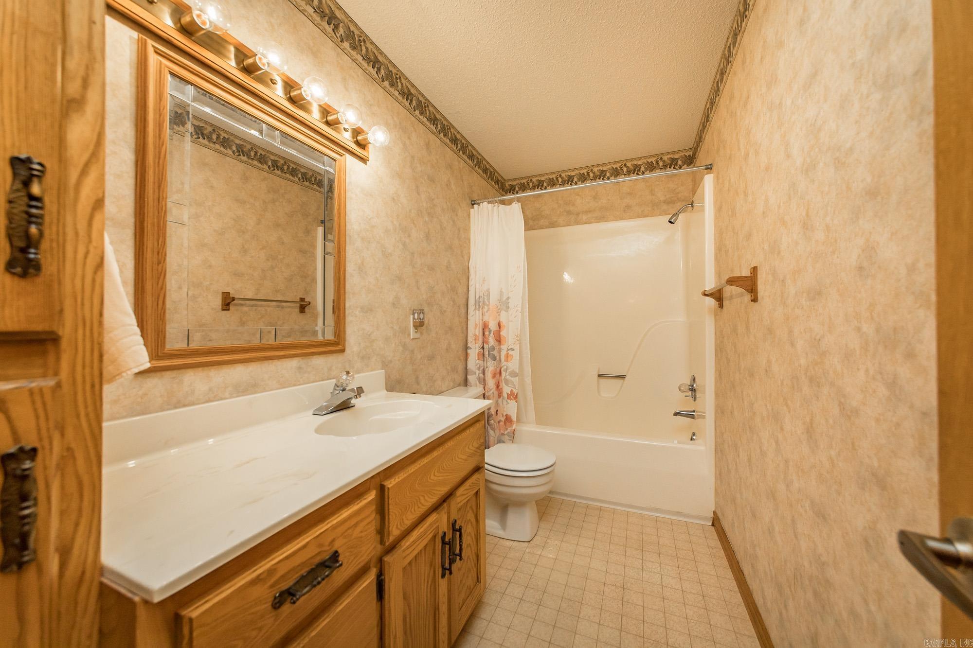 318 Castle Ridge Heights Property Photo 30