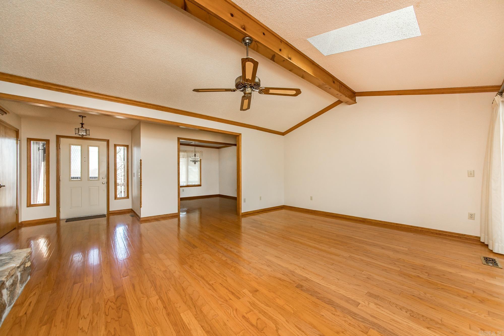 318 Castle Ridge Heights Property Photo 31