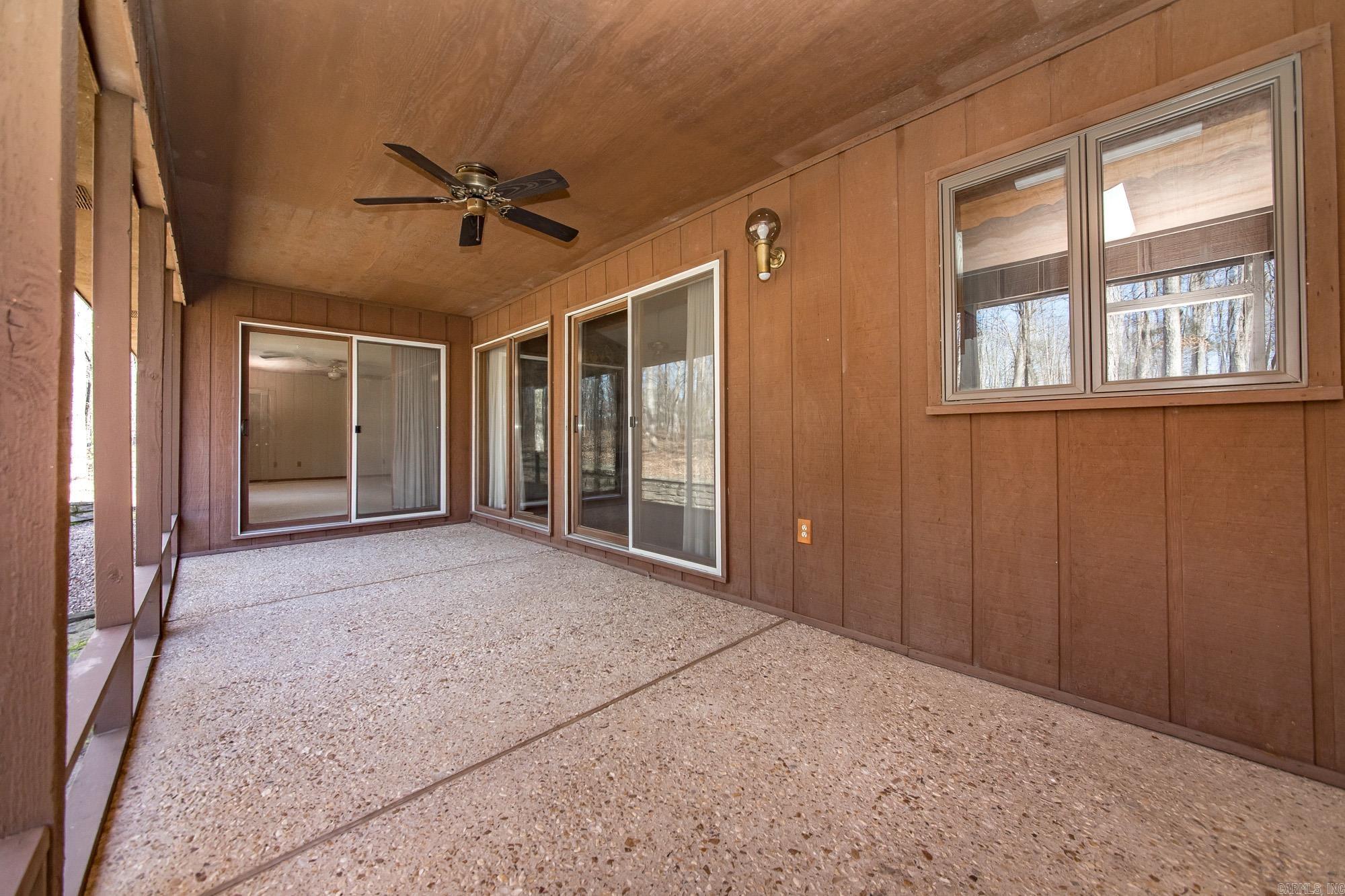 318 Castle Ridge Heights Property Photo 33