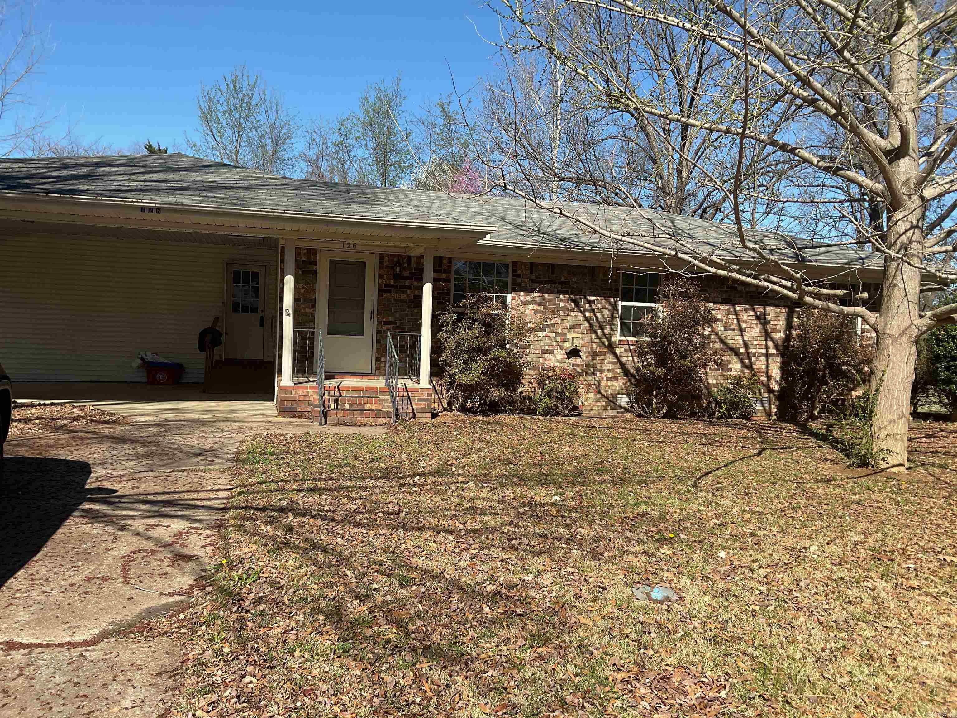 126 Western Hills Drive Property Photo 1