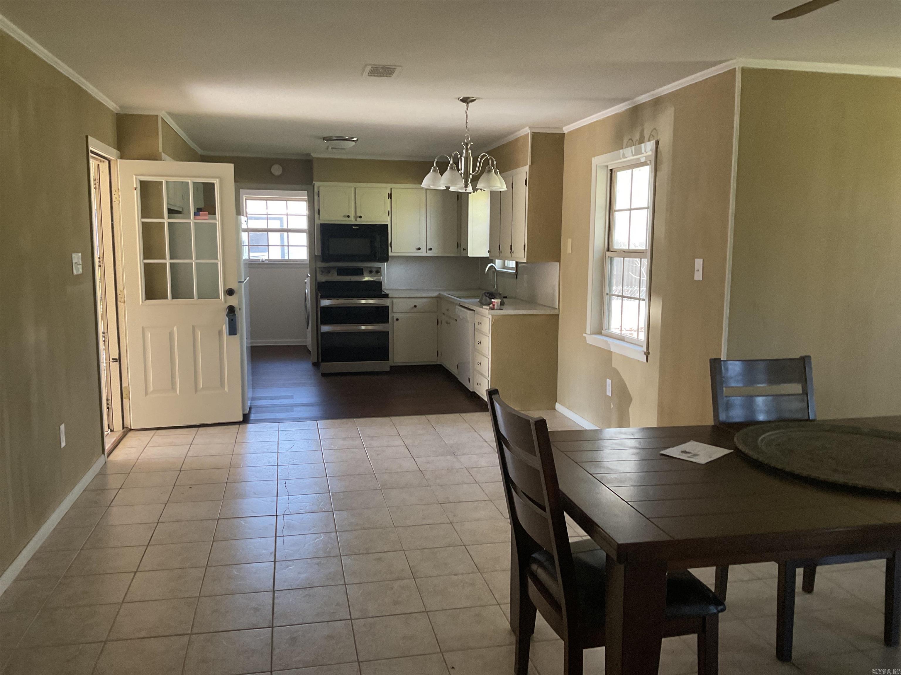 126 Western Hills Drive Property Photo 3