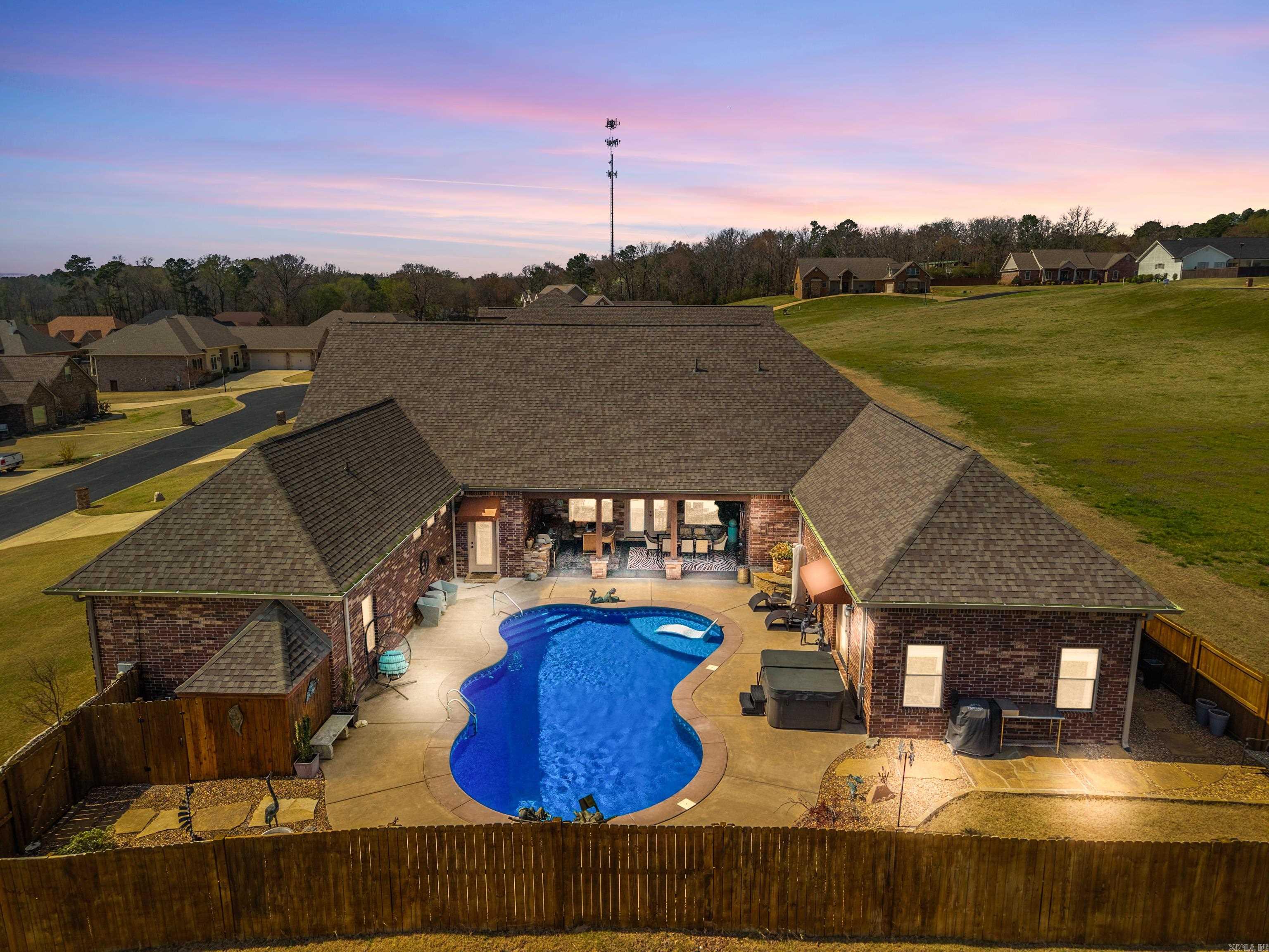 108 Vector Lane Property Photo 1