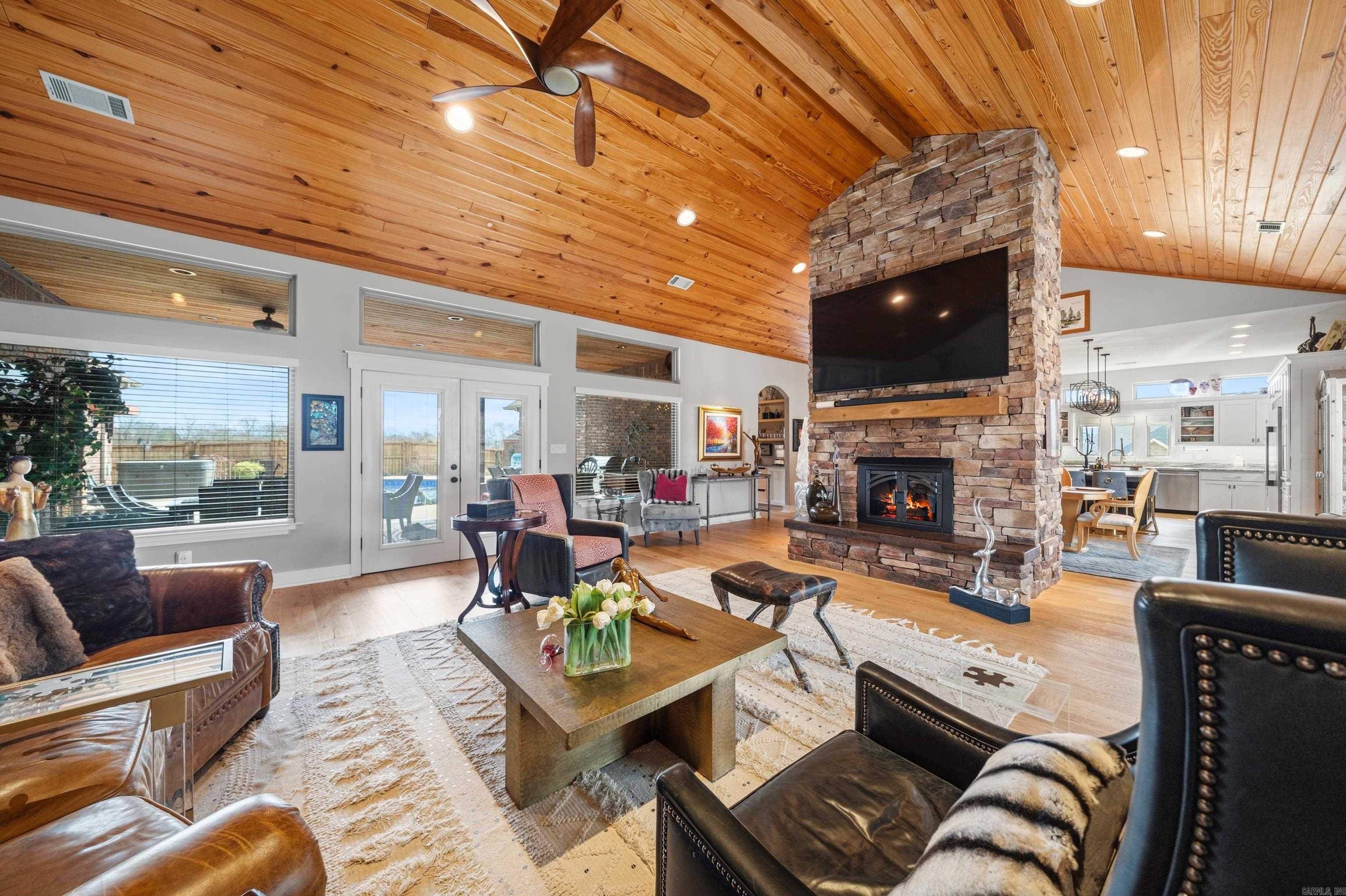108 Vector Lane Property Photo 8