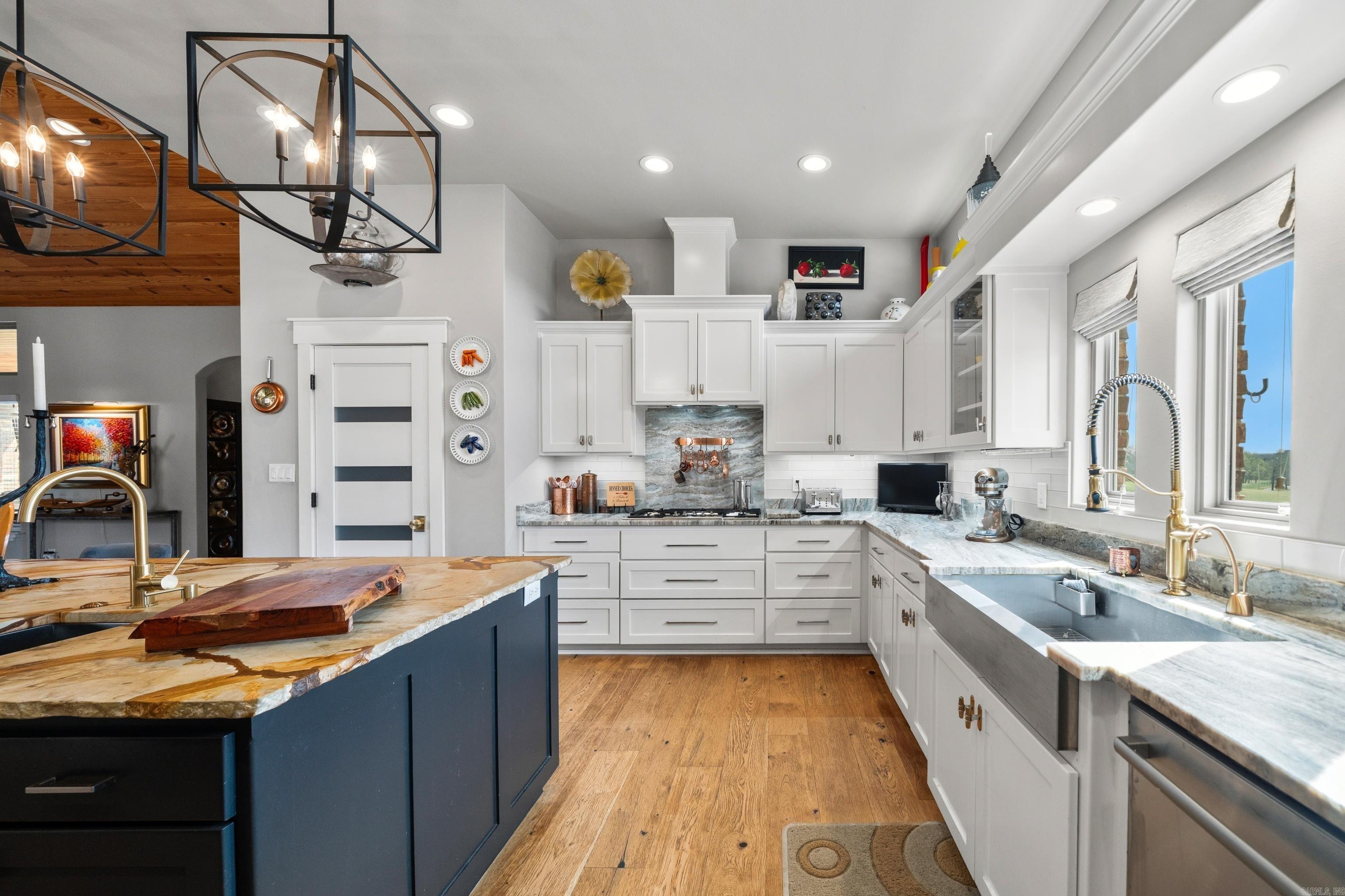 108 Vector Lane Property Photo 17