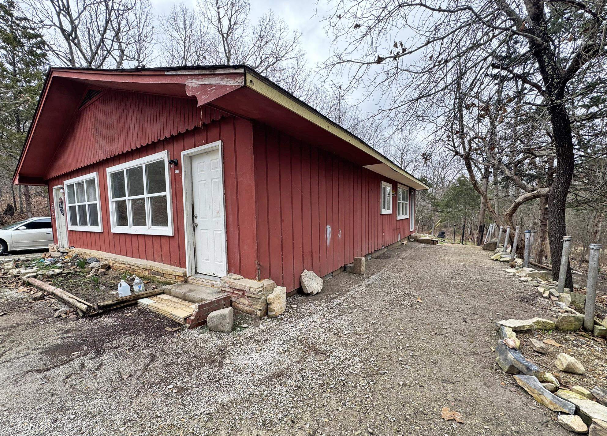 1212 Clark Lane Property Photo 2