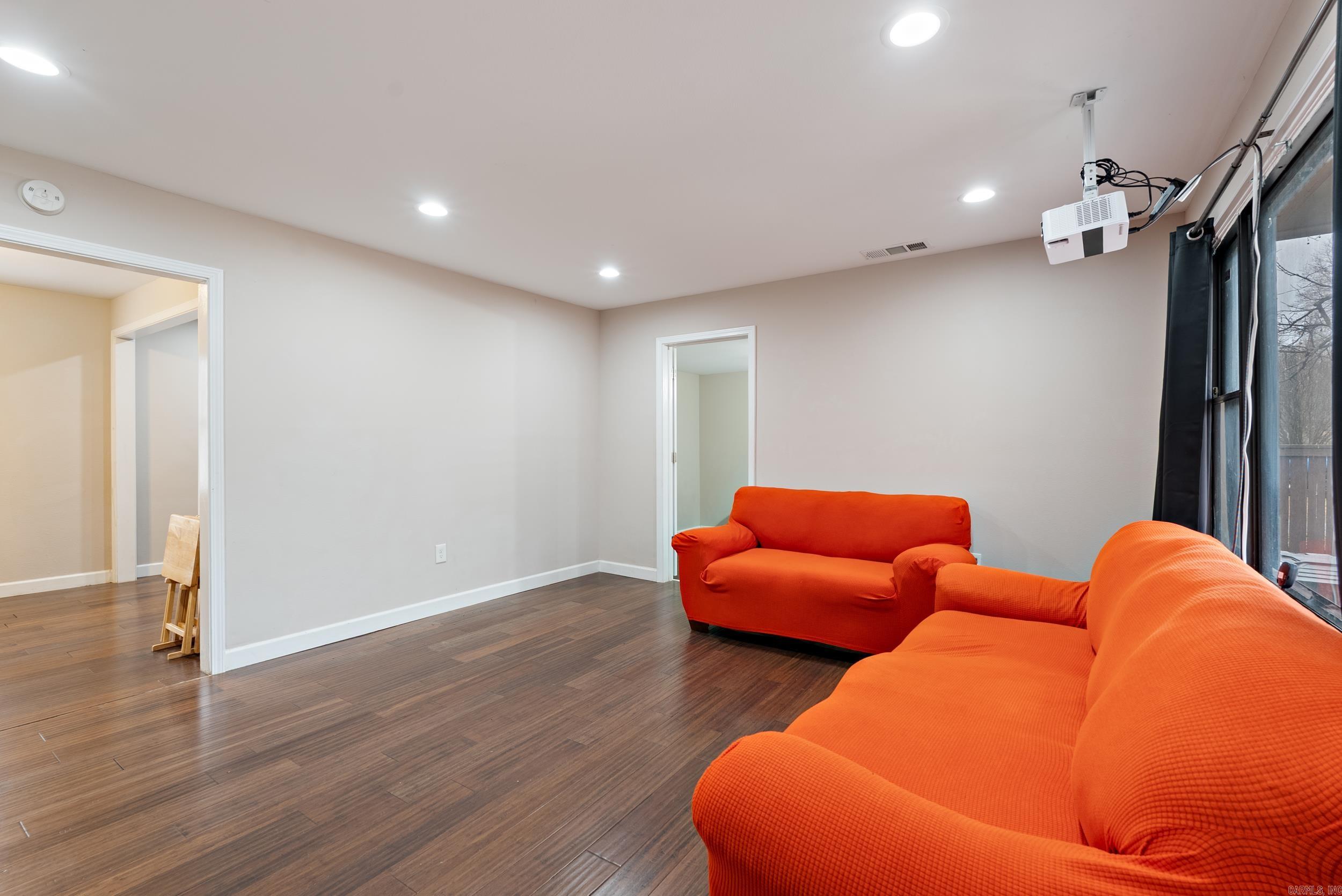 3215 Katherine Street Property Photo 5