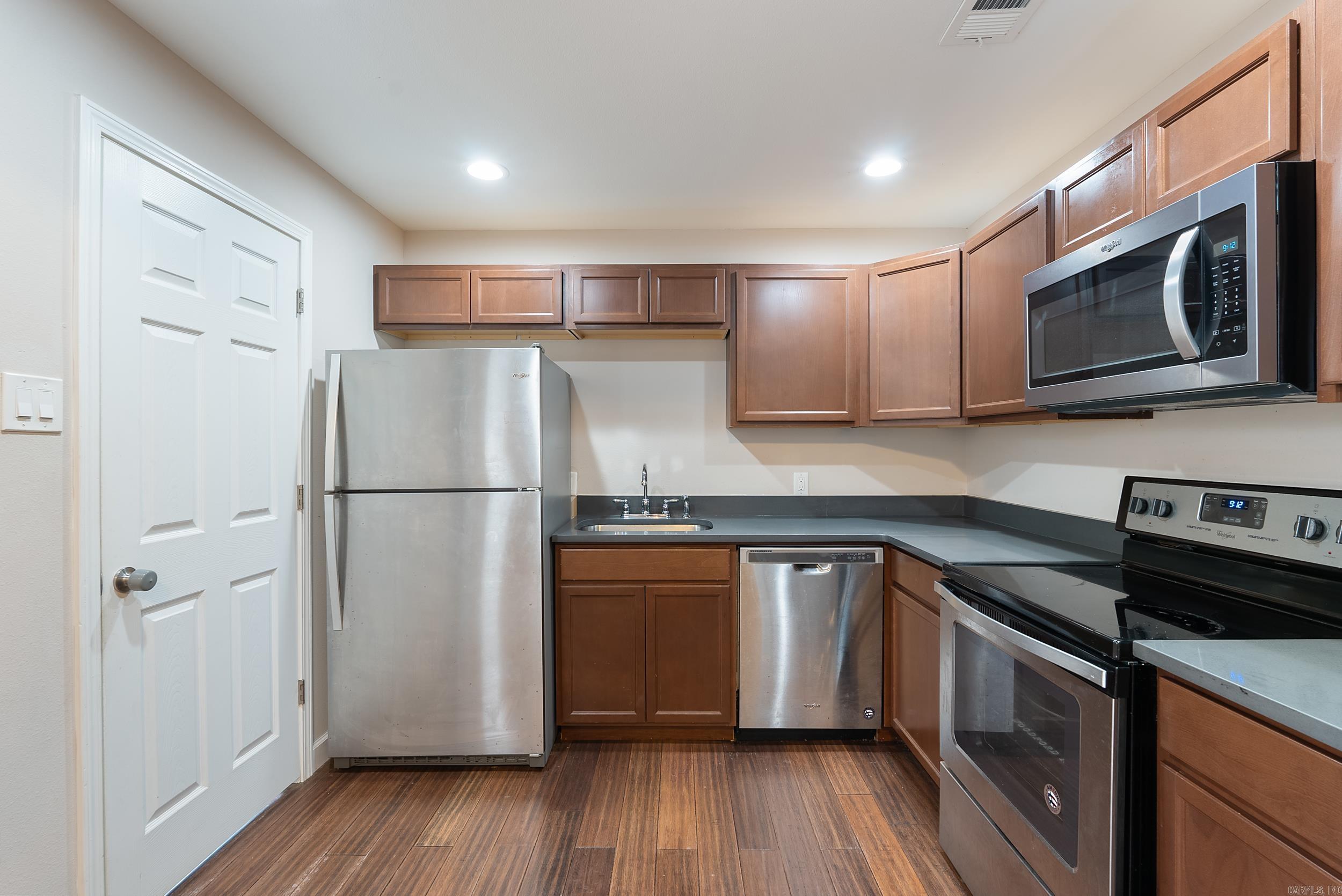 3215 Katherine Street Property Photo 6