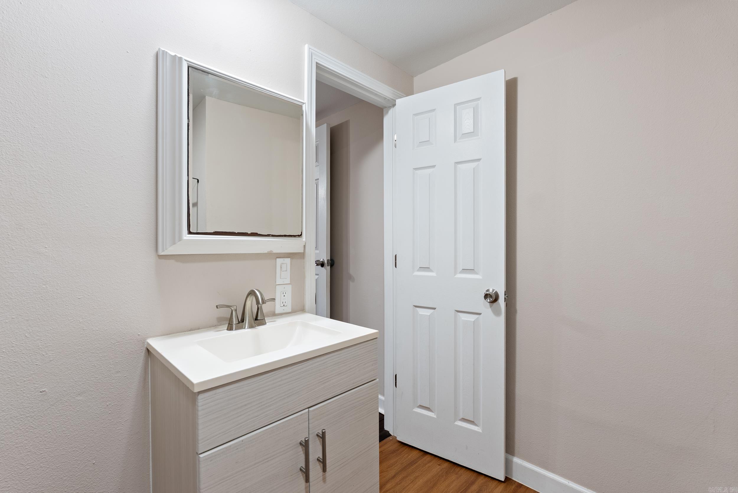 3215 Katherine Street Property Photo 18