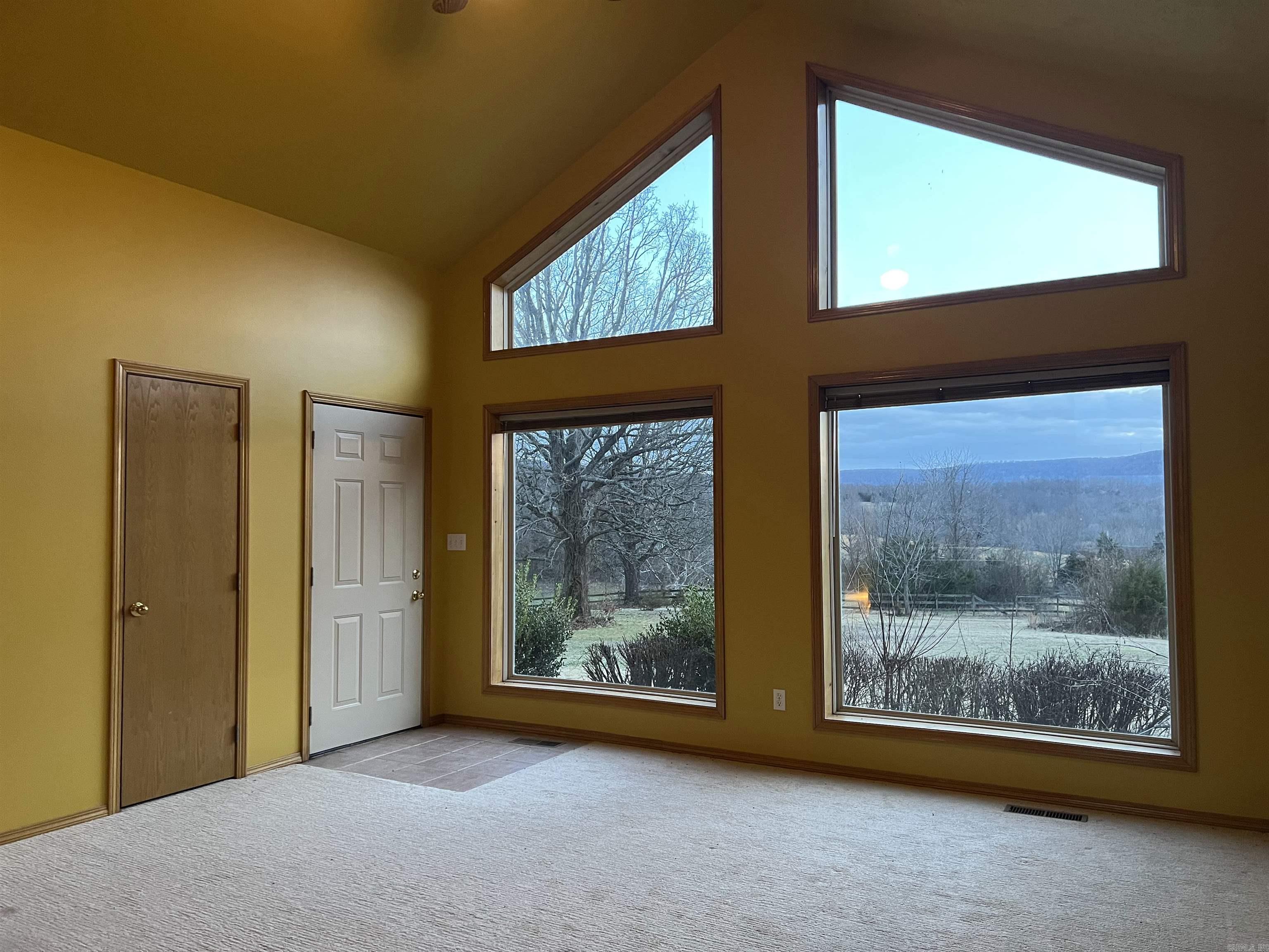 1426 Cr 921 Property Photo 4