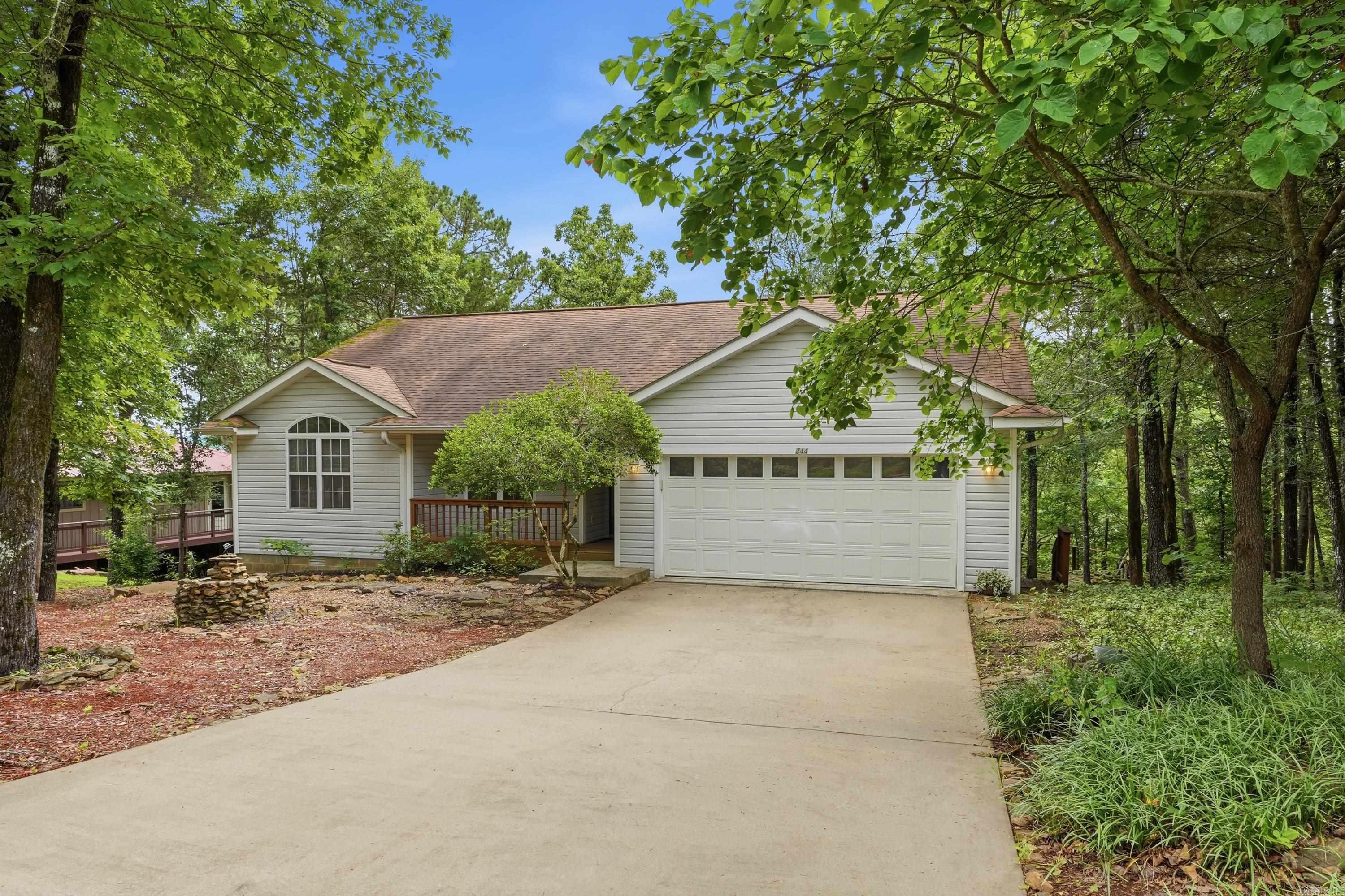 244 Lynn Creek Property Photo 3
