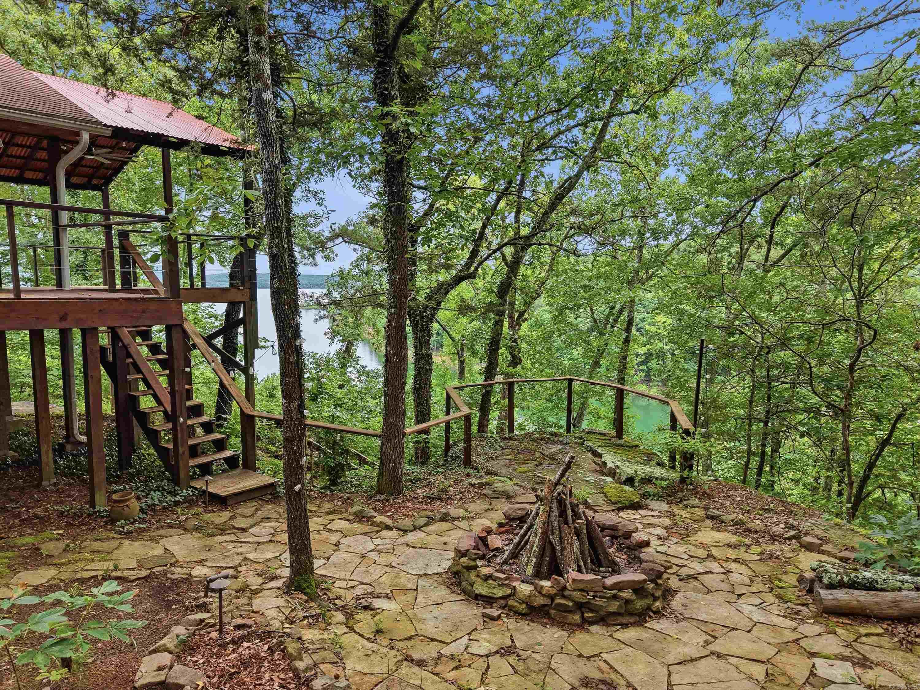 244 Lynn Creek Property Photo 17