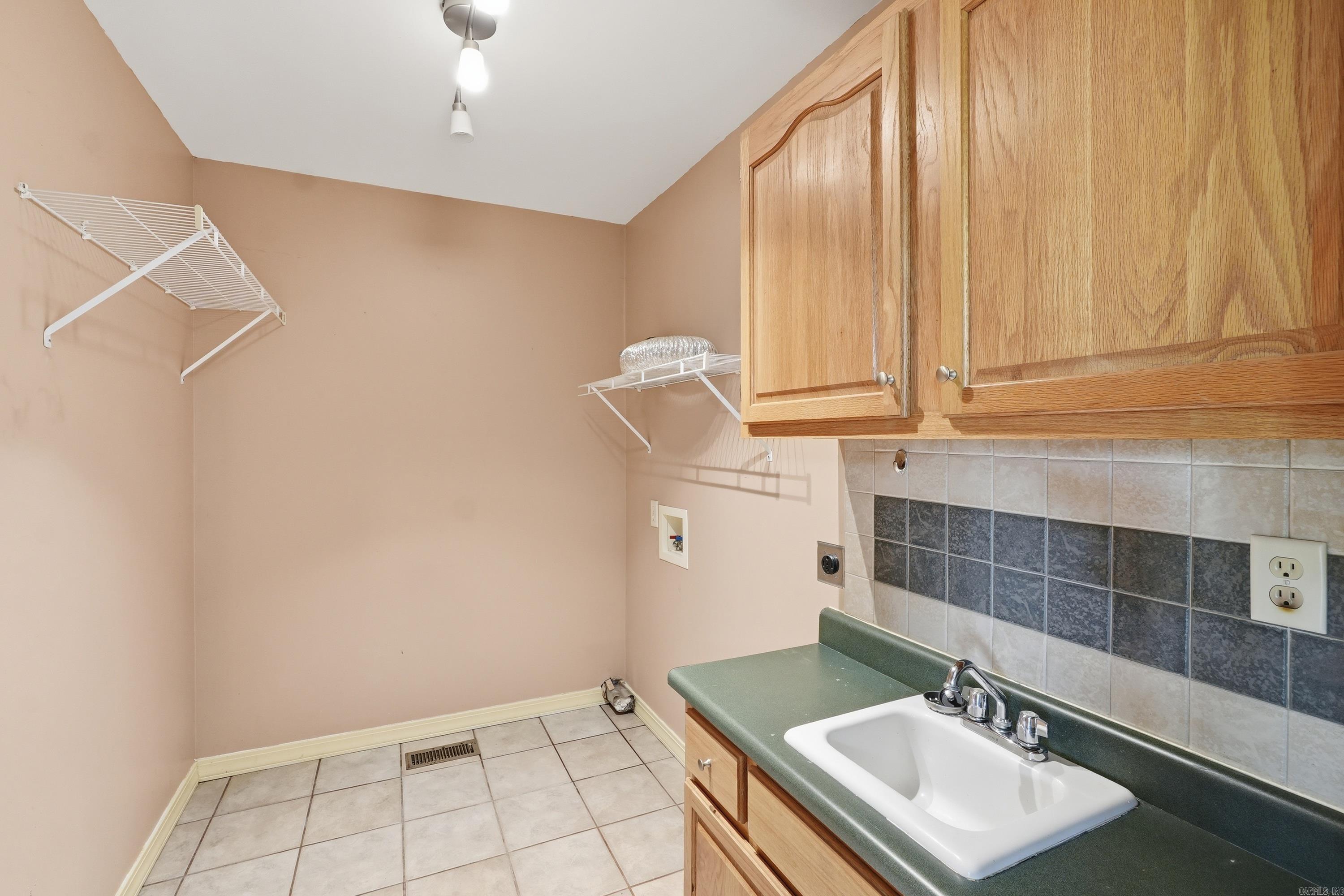 244 Lynn Creek Property Photo 32