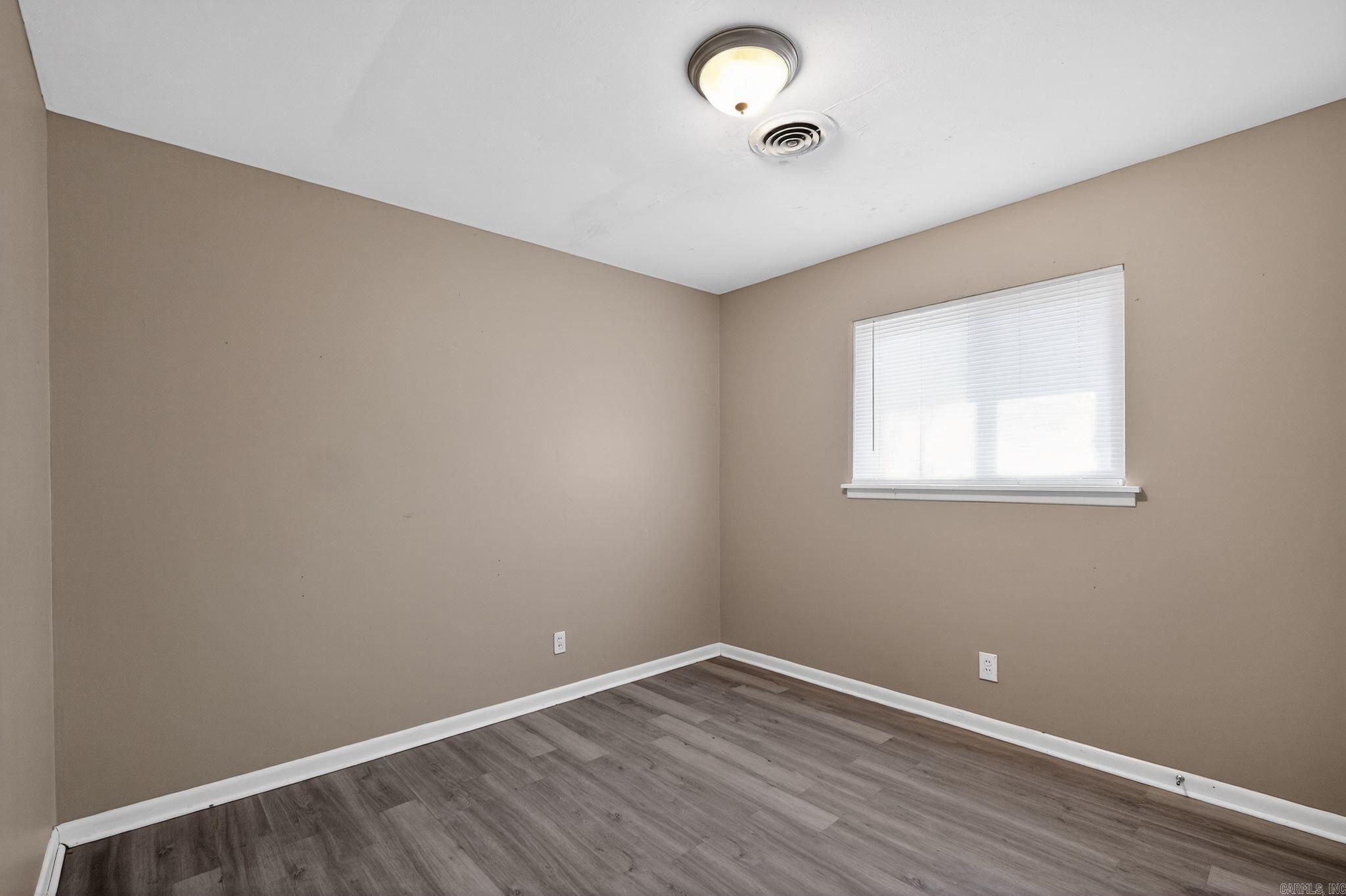 504 W 36th Street 1 Property Photo 15