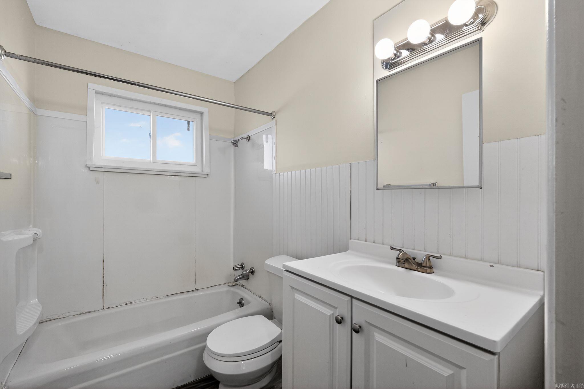 504 W 36th Street 1 Property Photo 27