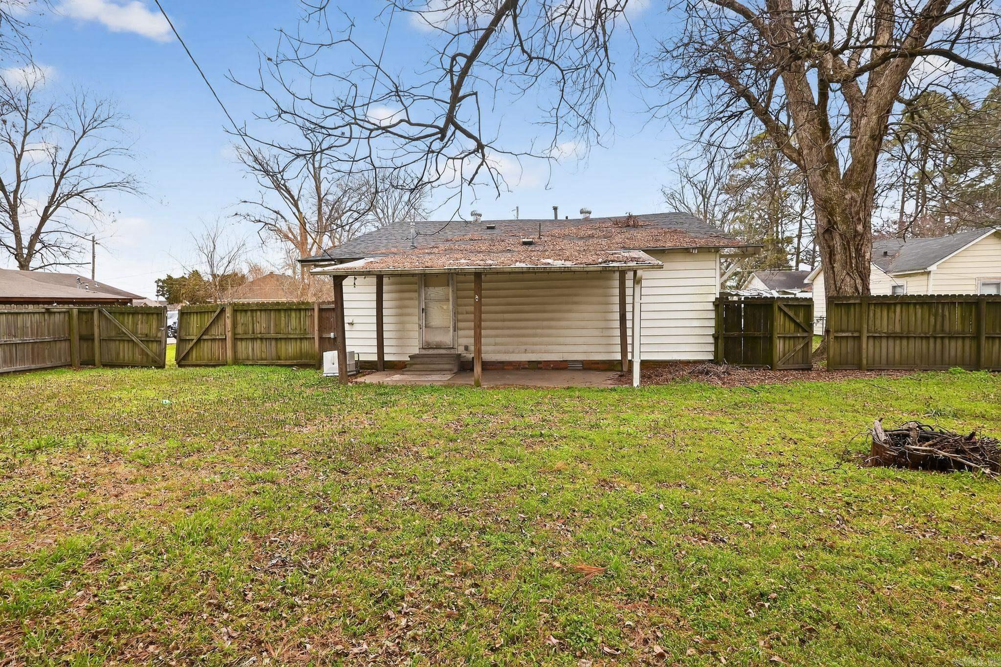 511 E Banks Street Property Photo 2