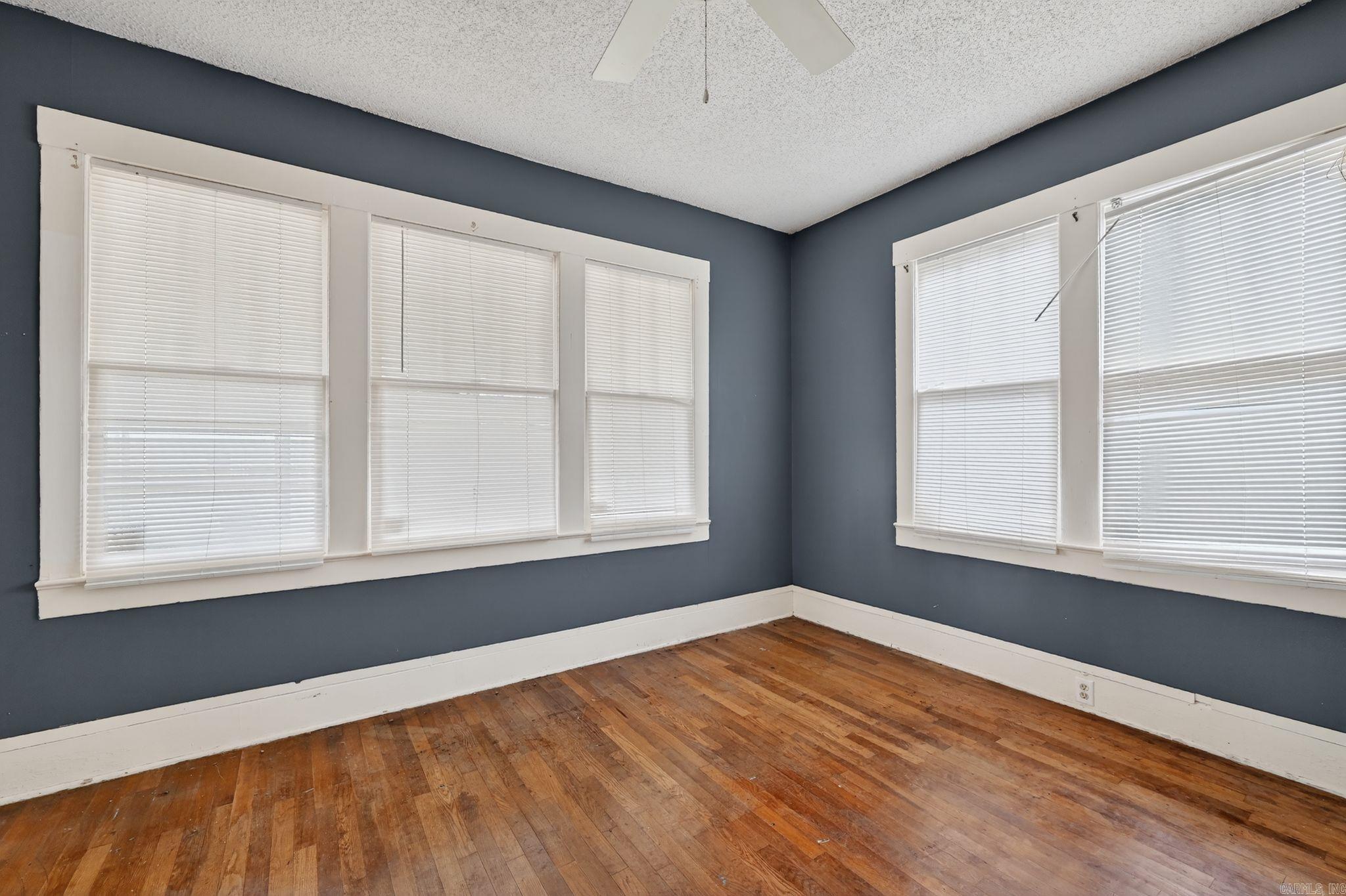 511 E Banks Street Property Photo 16