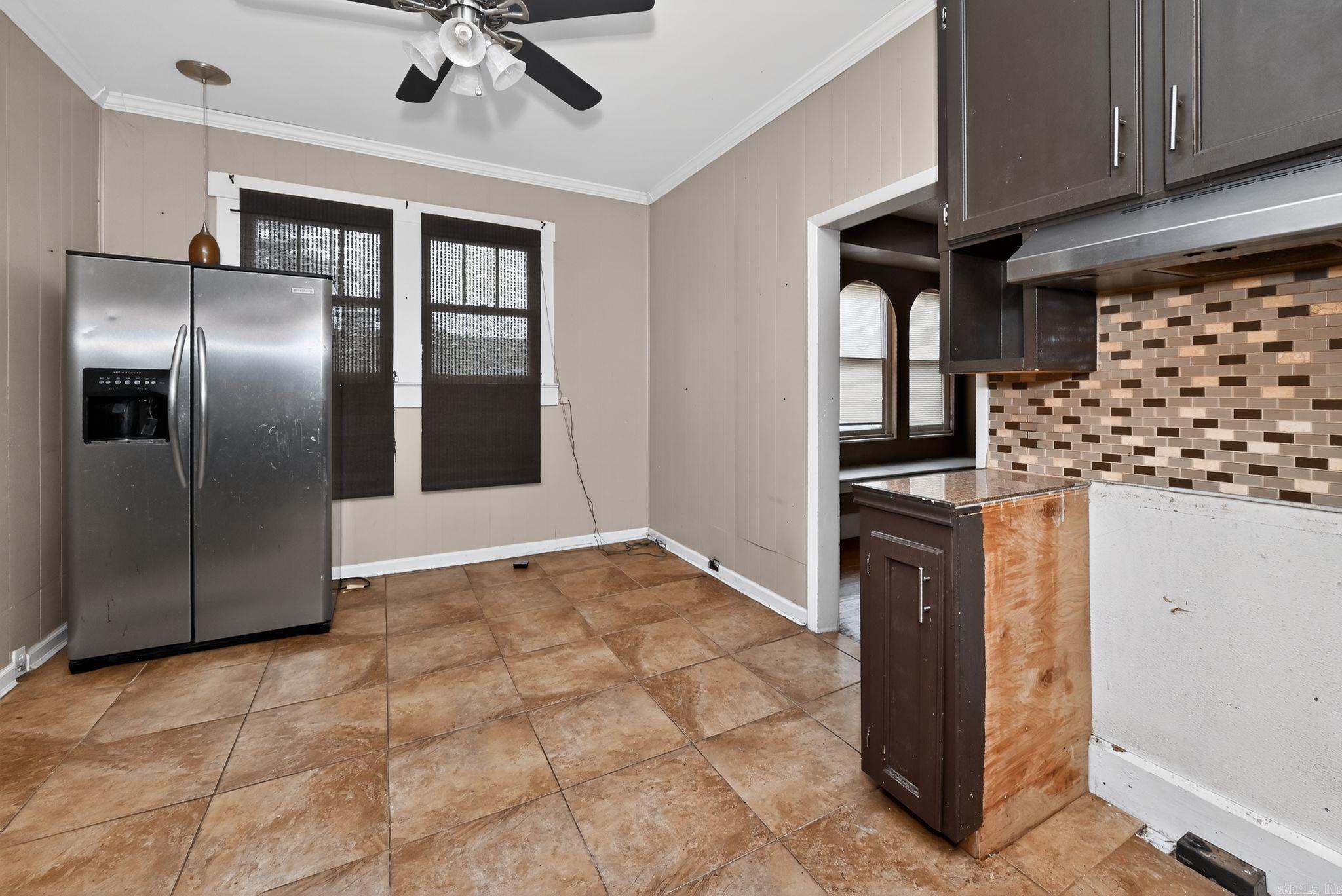 511 E Banks Street Property Photo 18