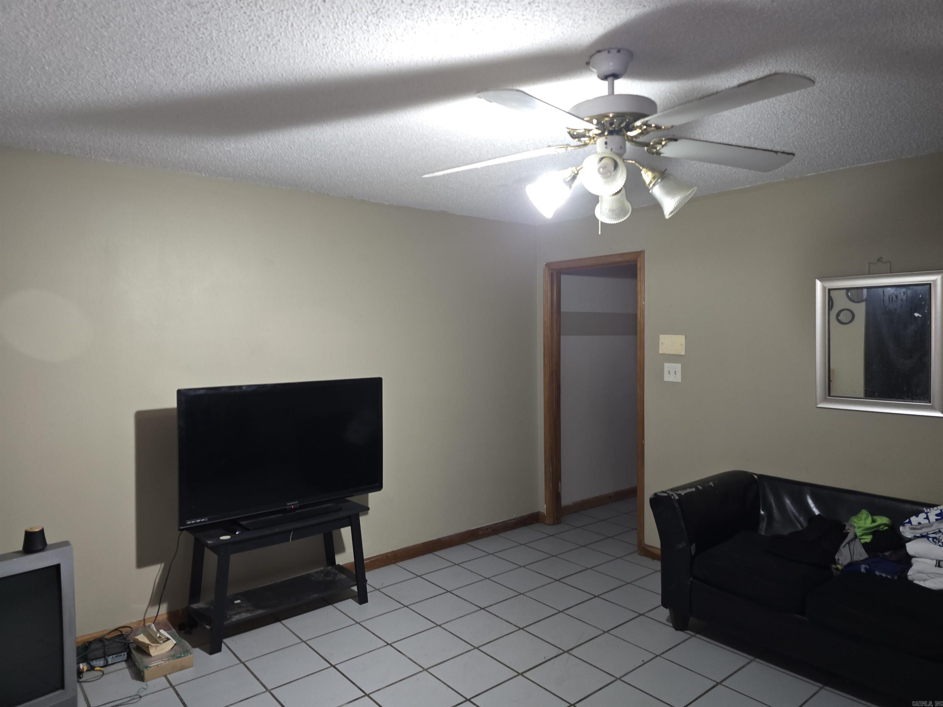 27 Edgehill Cove Property Photo 4