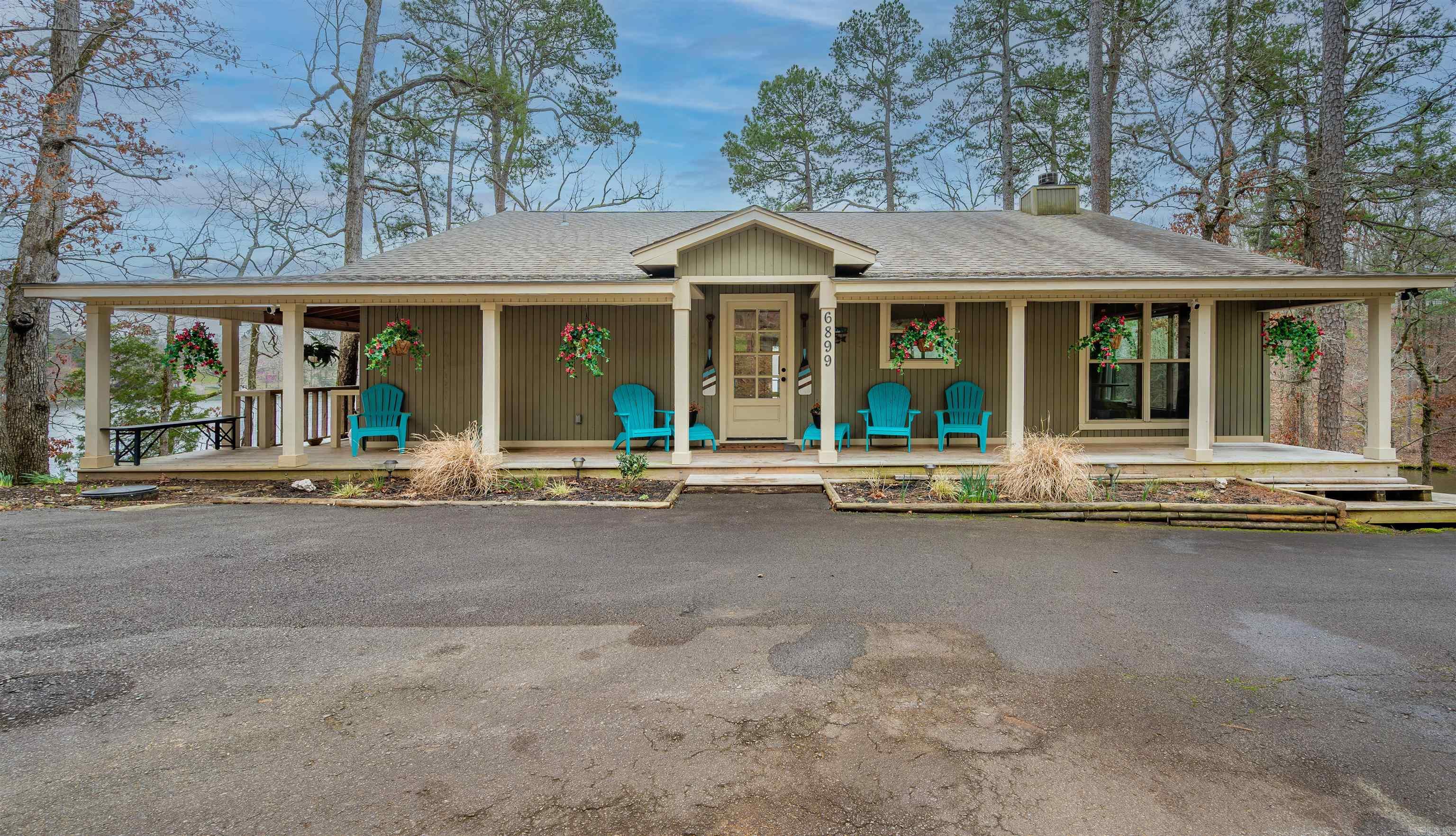 6899 Chipmunk Street Property Photo 1