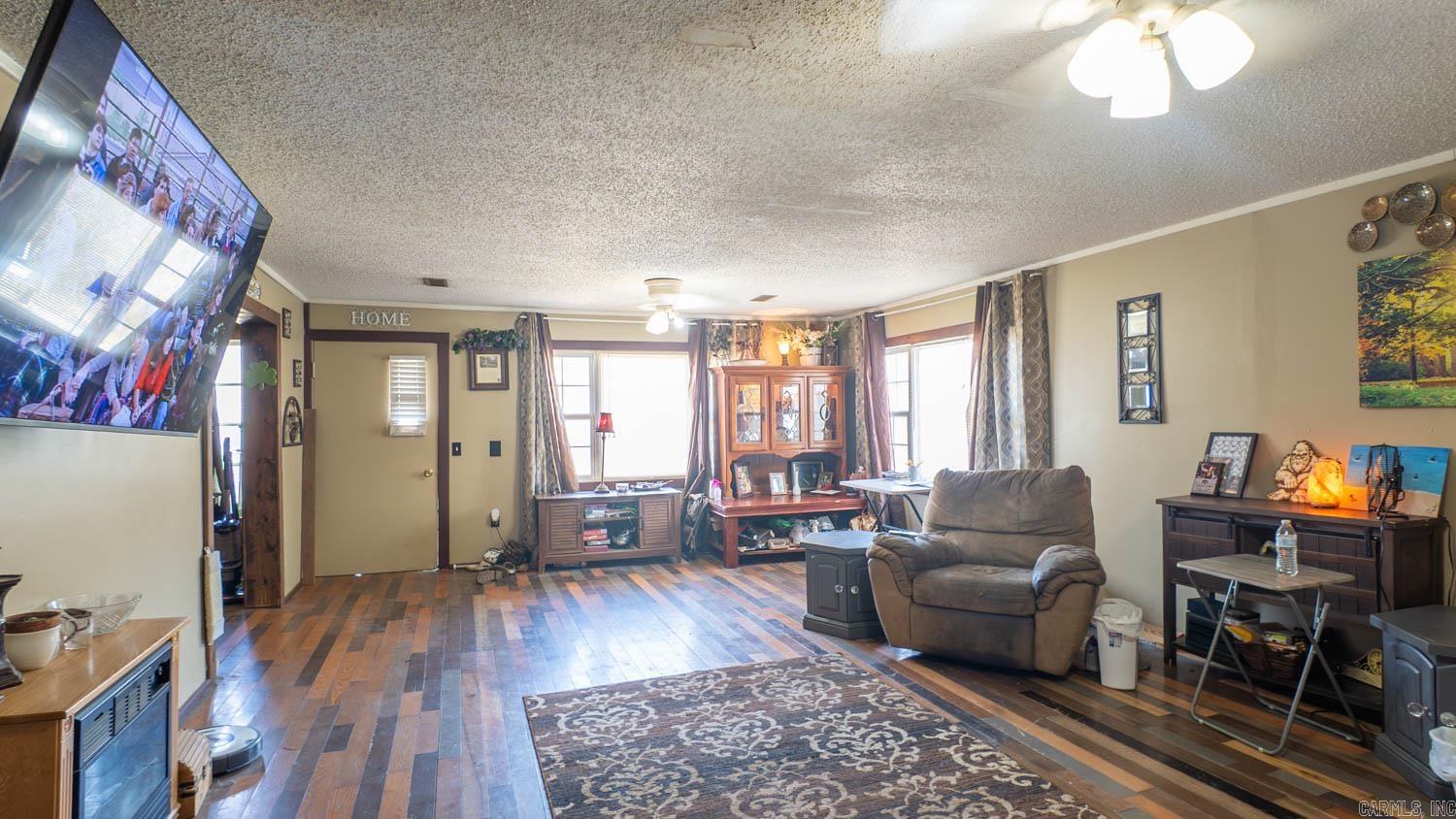 100 E Adams Street Property Photo 11