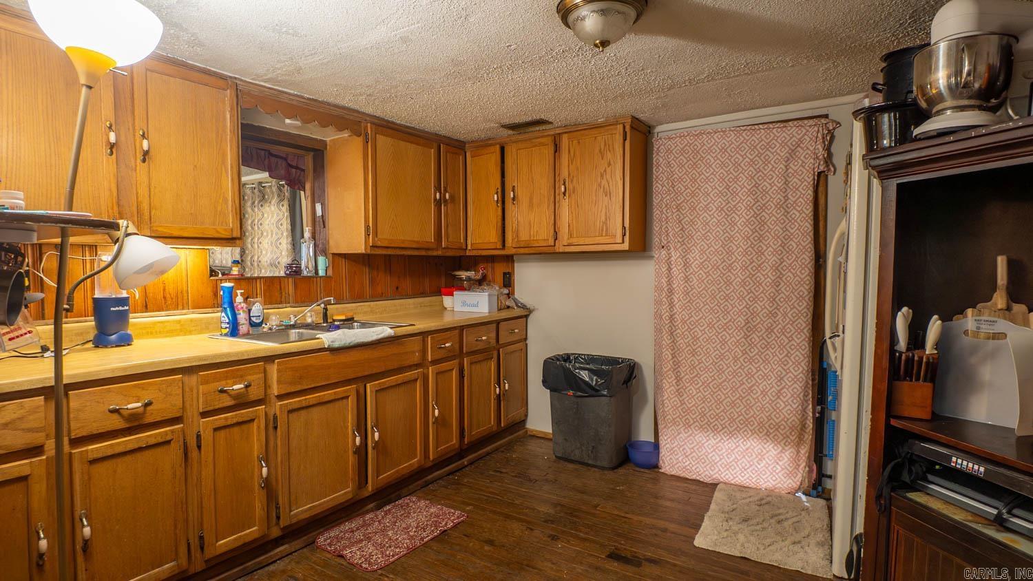 100 E Adams Street Property Photo 13