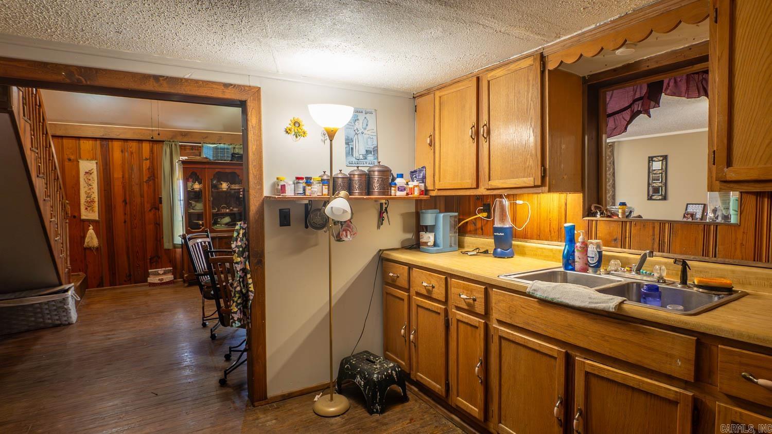 100 E Adams Street Property Photo 14