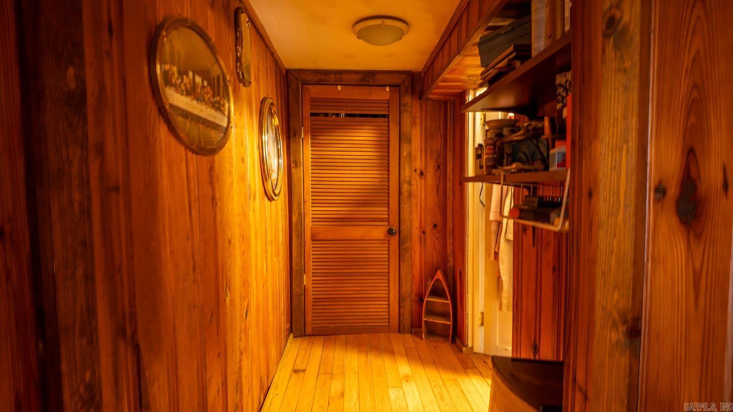 100 E Adams Street Property Photo 18