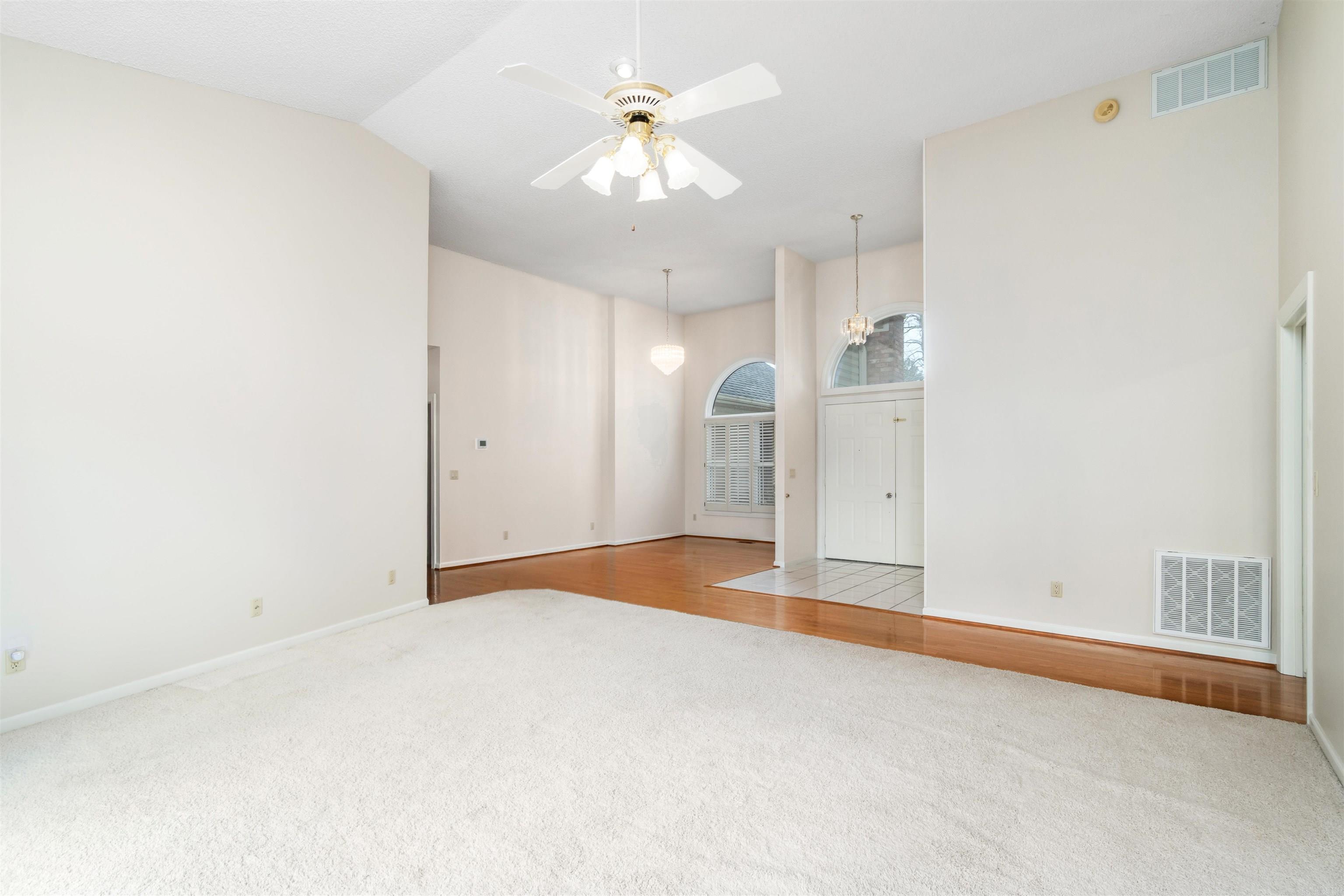 29 Barcelona Way Property Photo 5