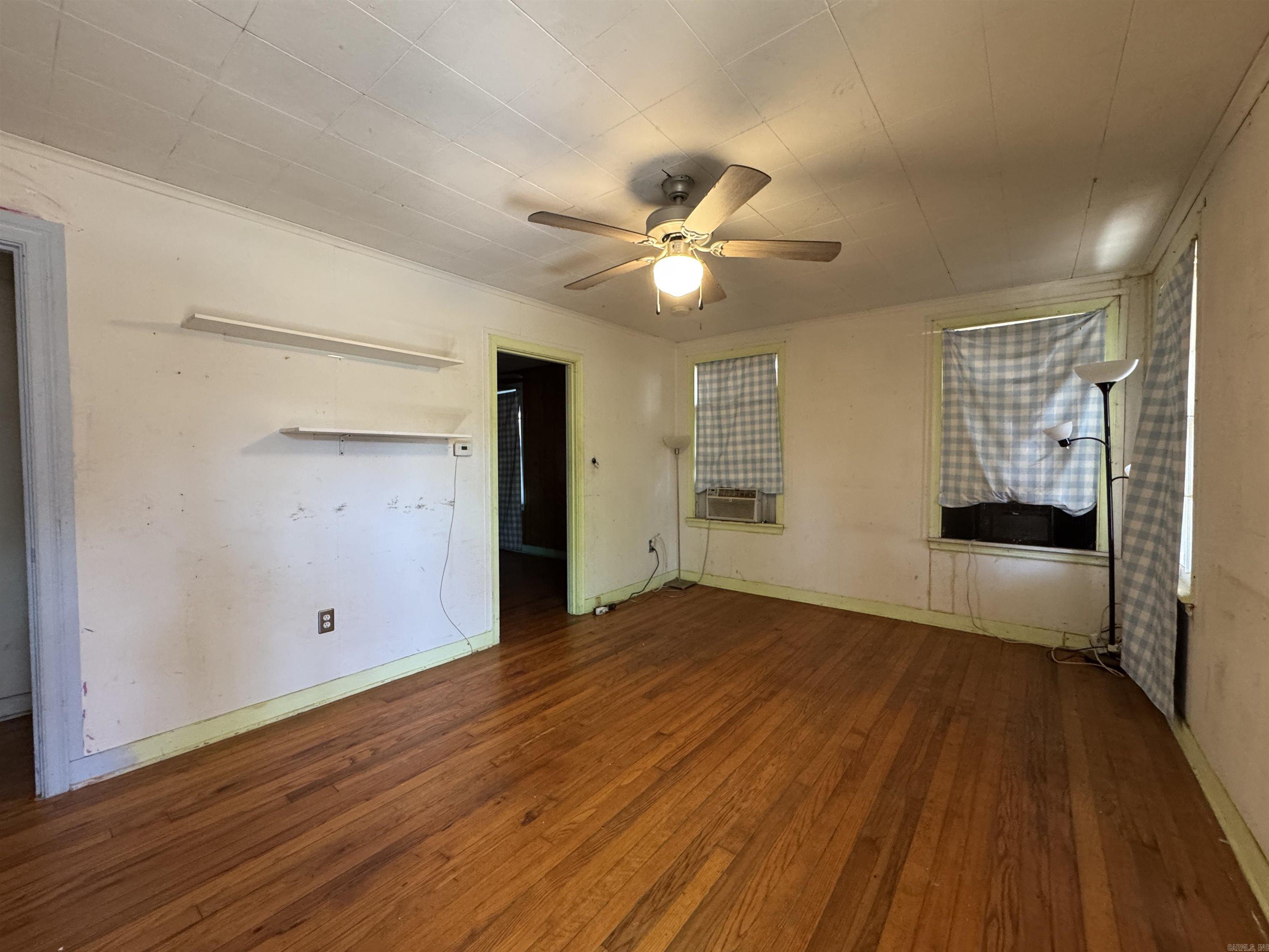 2506 S Taylor Street Property Photo 6