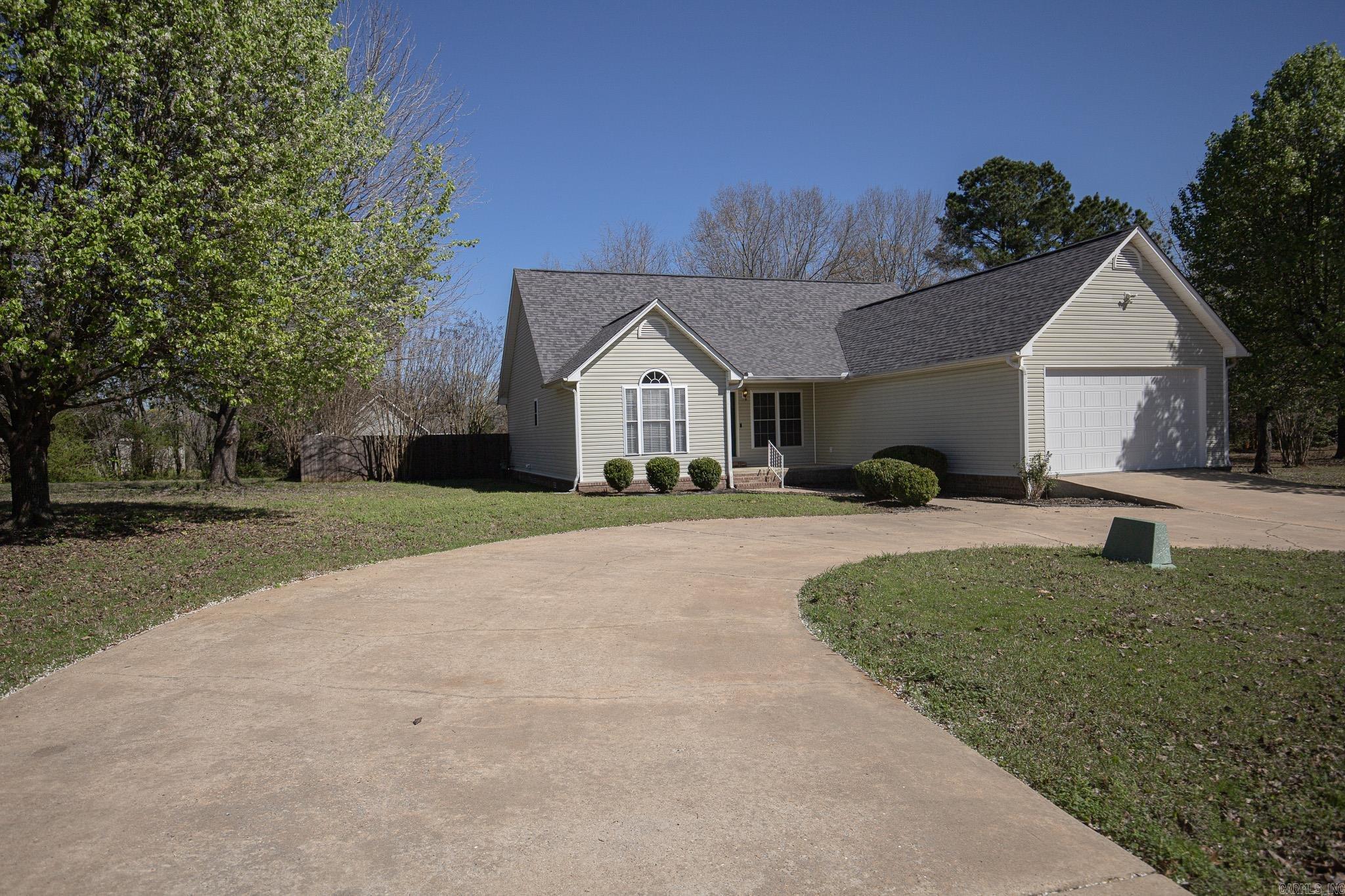 7 Christen Ln Property Photo 2