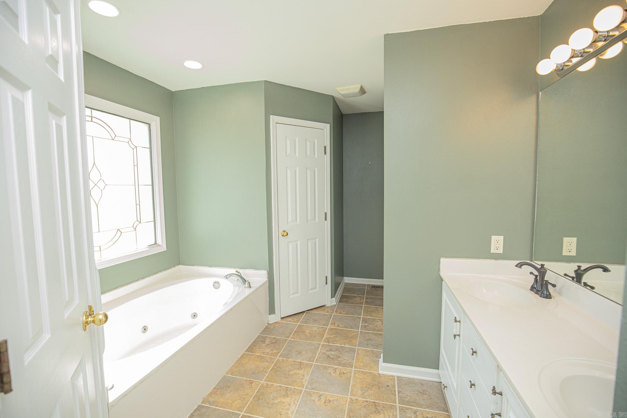 7 Christen Ln Property Photo 16
