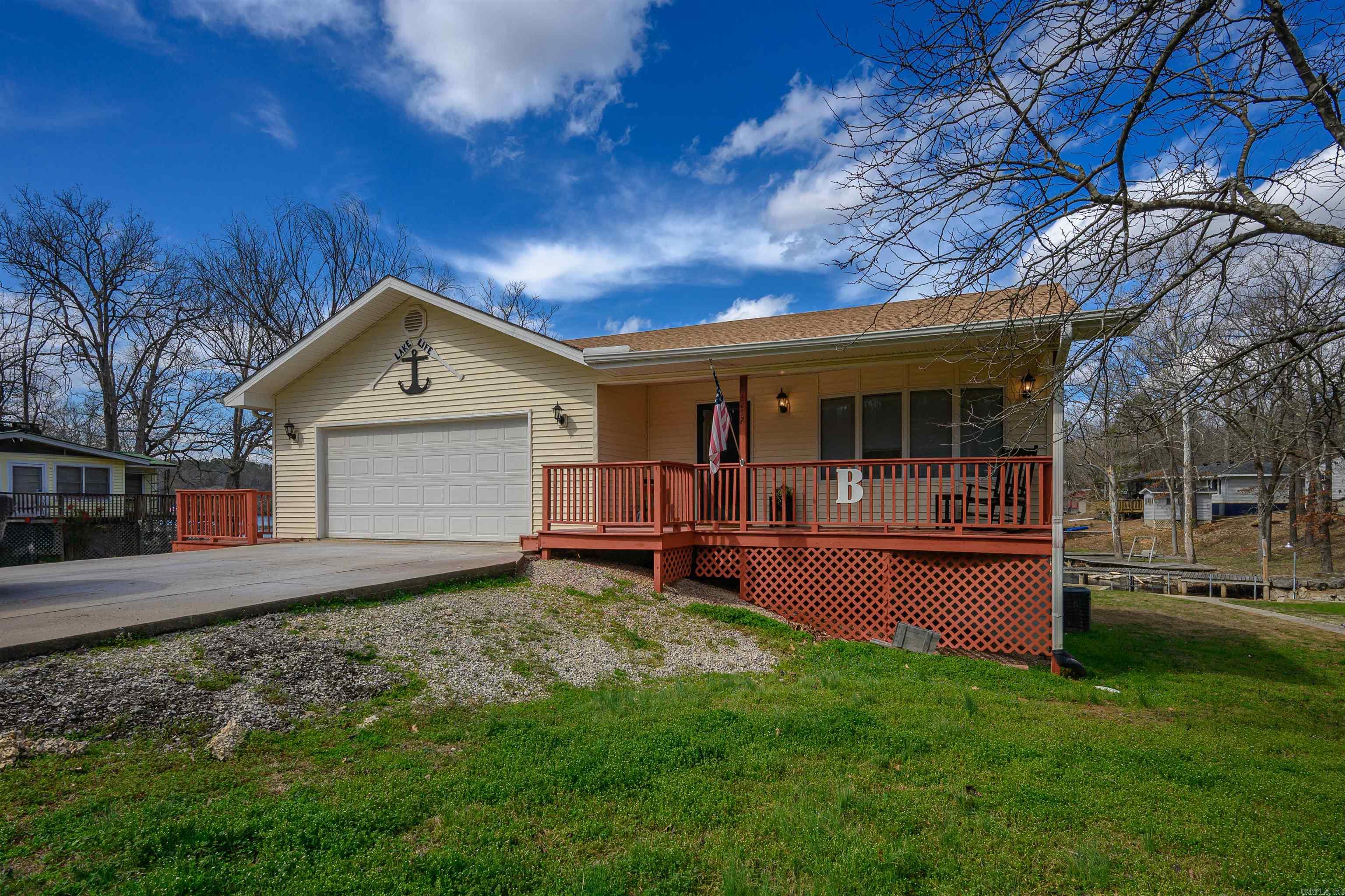 152 E Lakeshore Drive Property Photo 1