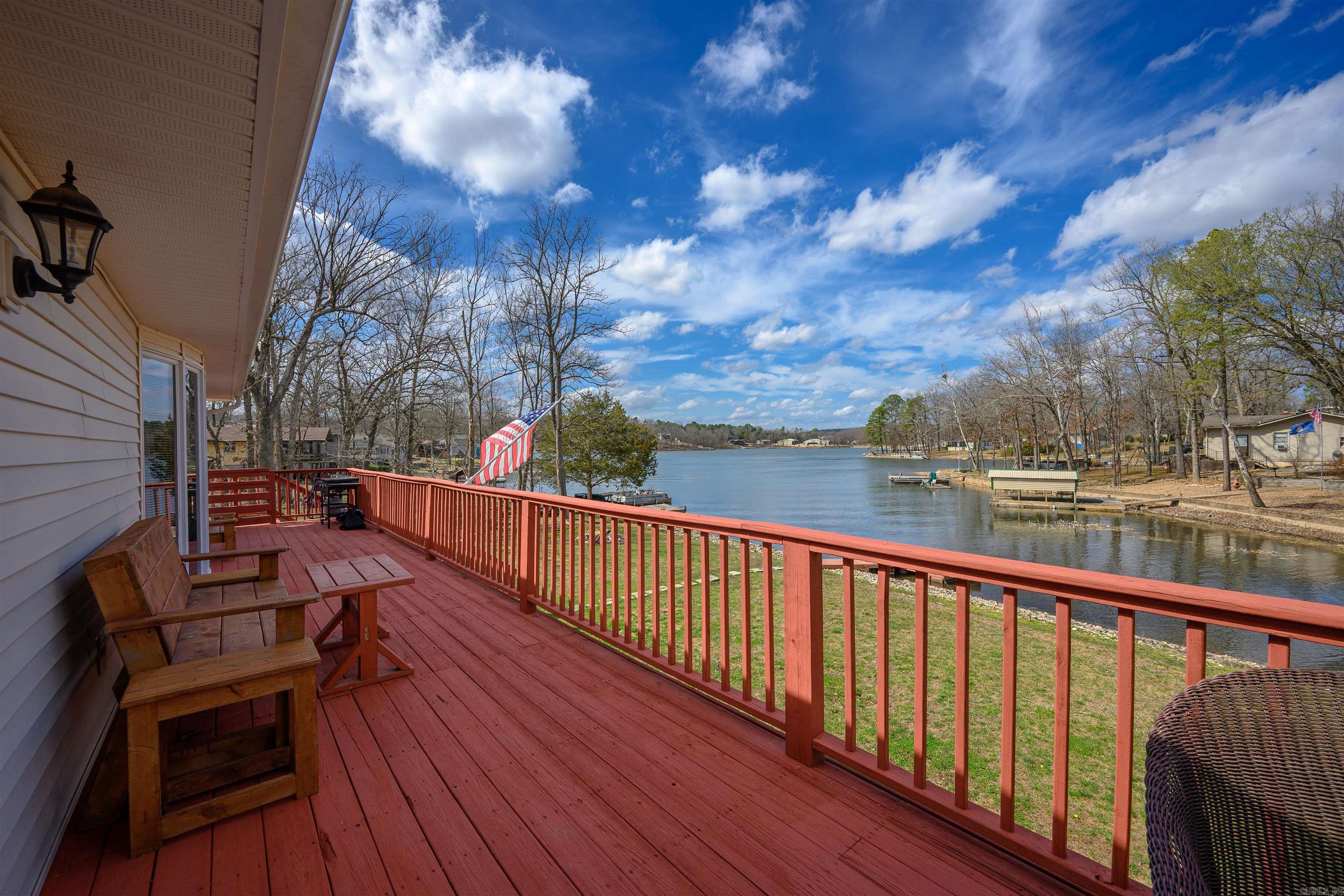 152 E Lakeshore Drive Property Photo 3