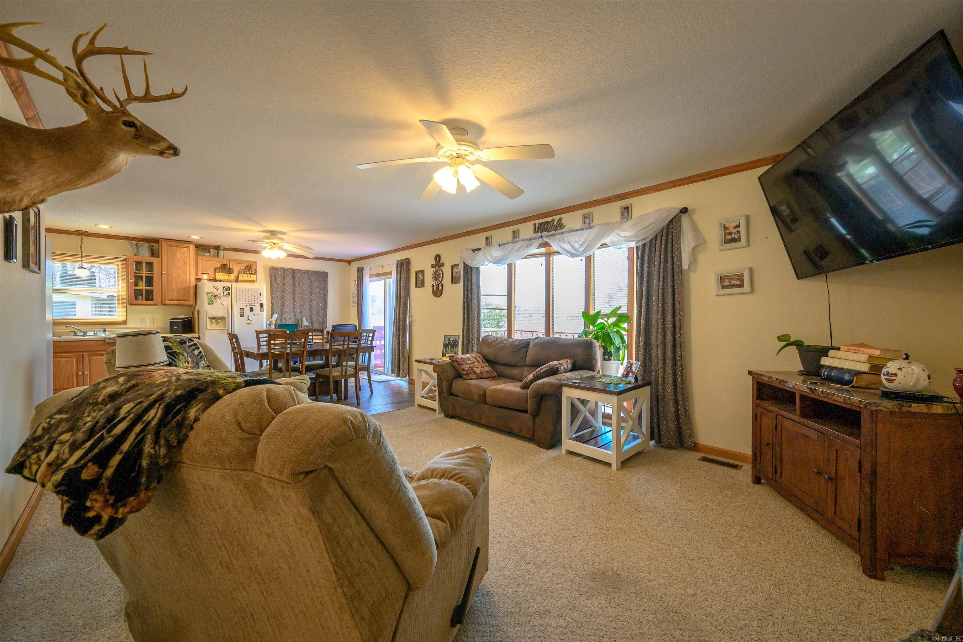 152 E Lakeshore Drive Property Photo 7