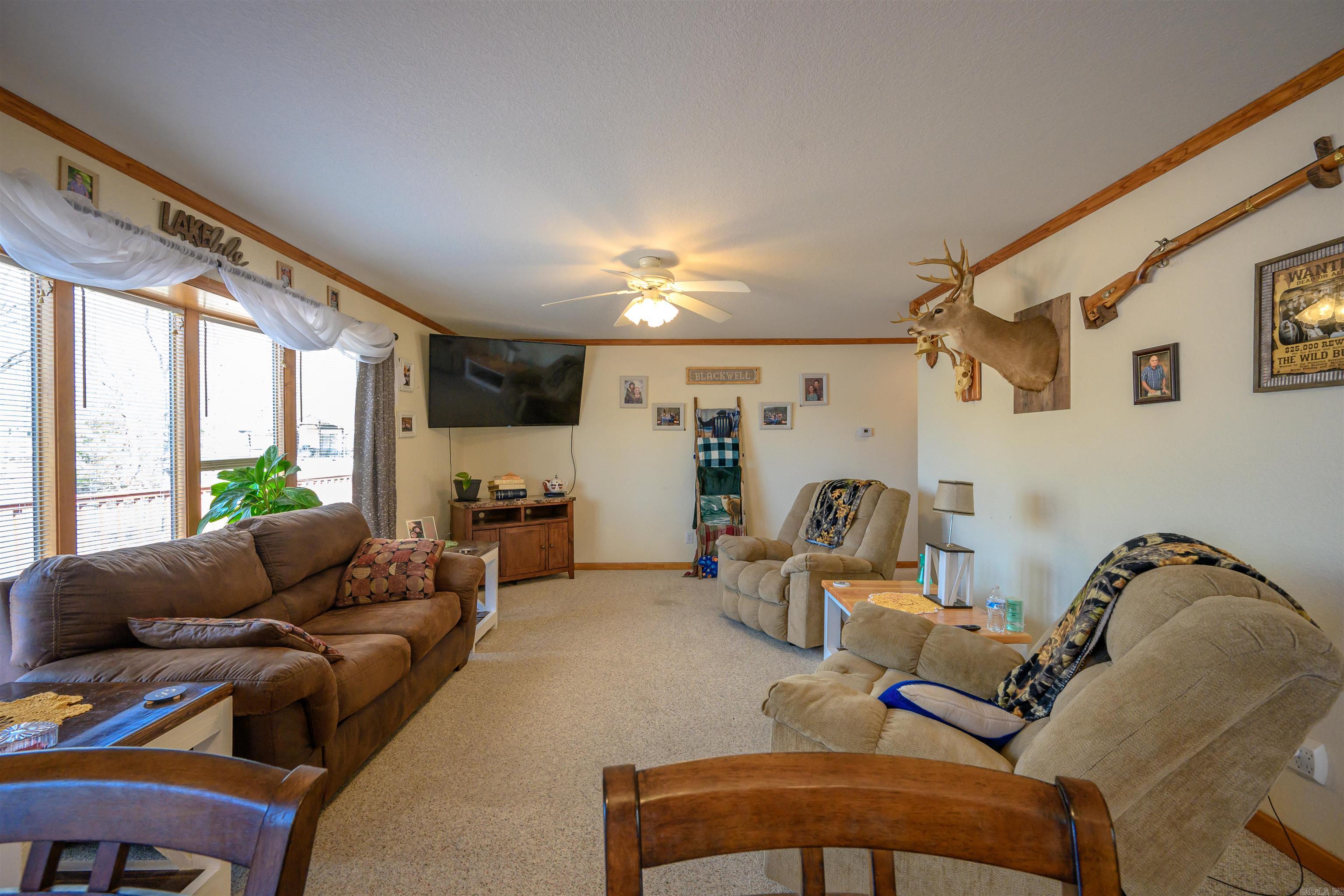 152 E Lakeshore Drive Property Photo 8