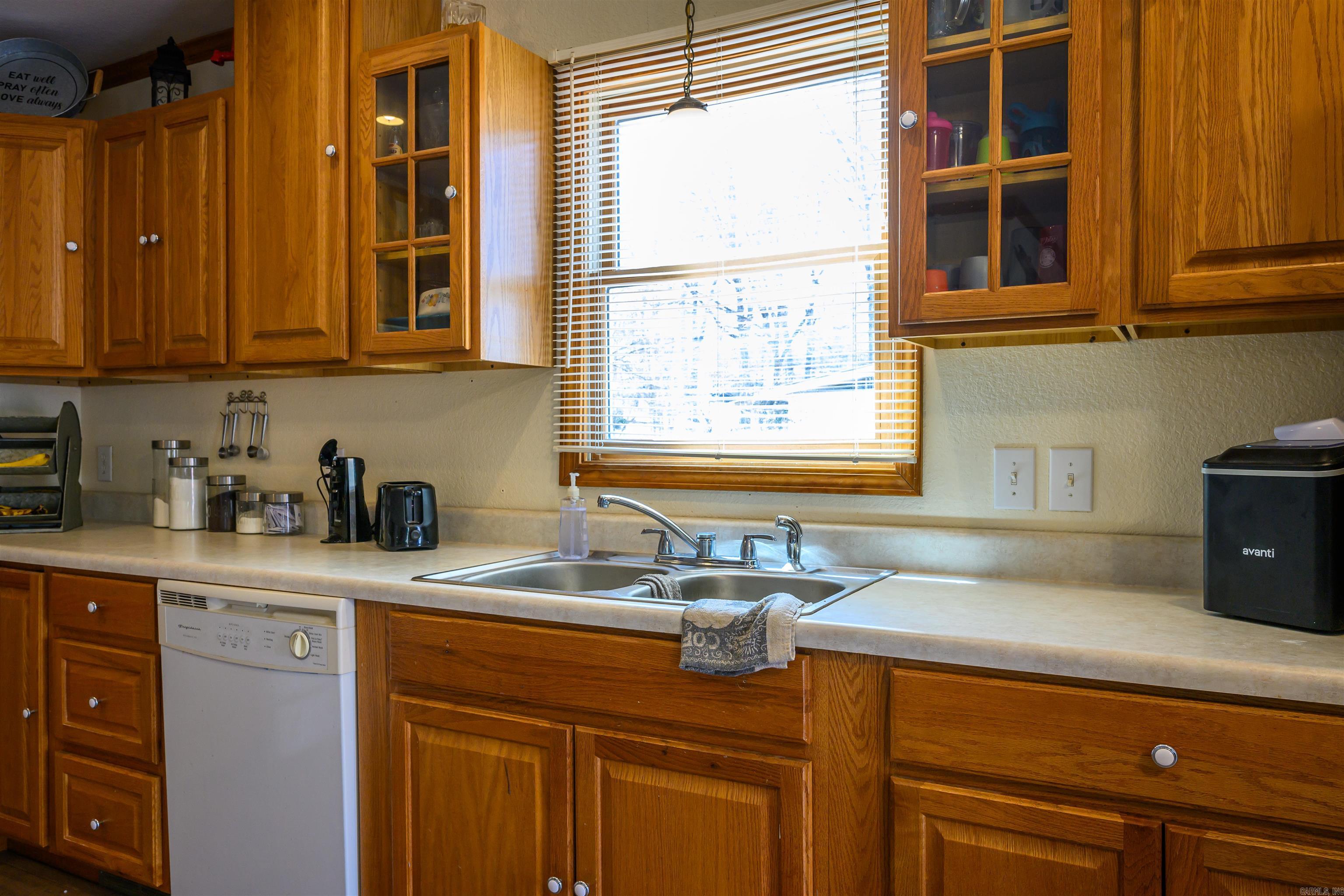 152 E Lakeshore Drive Property Photo 11