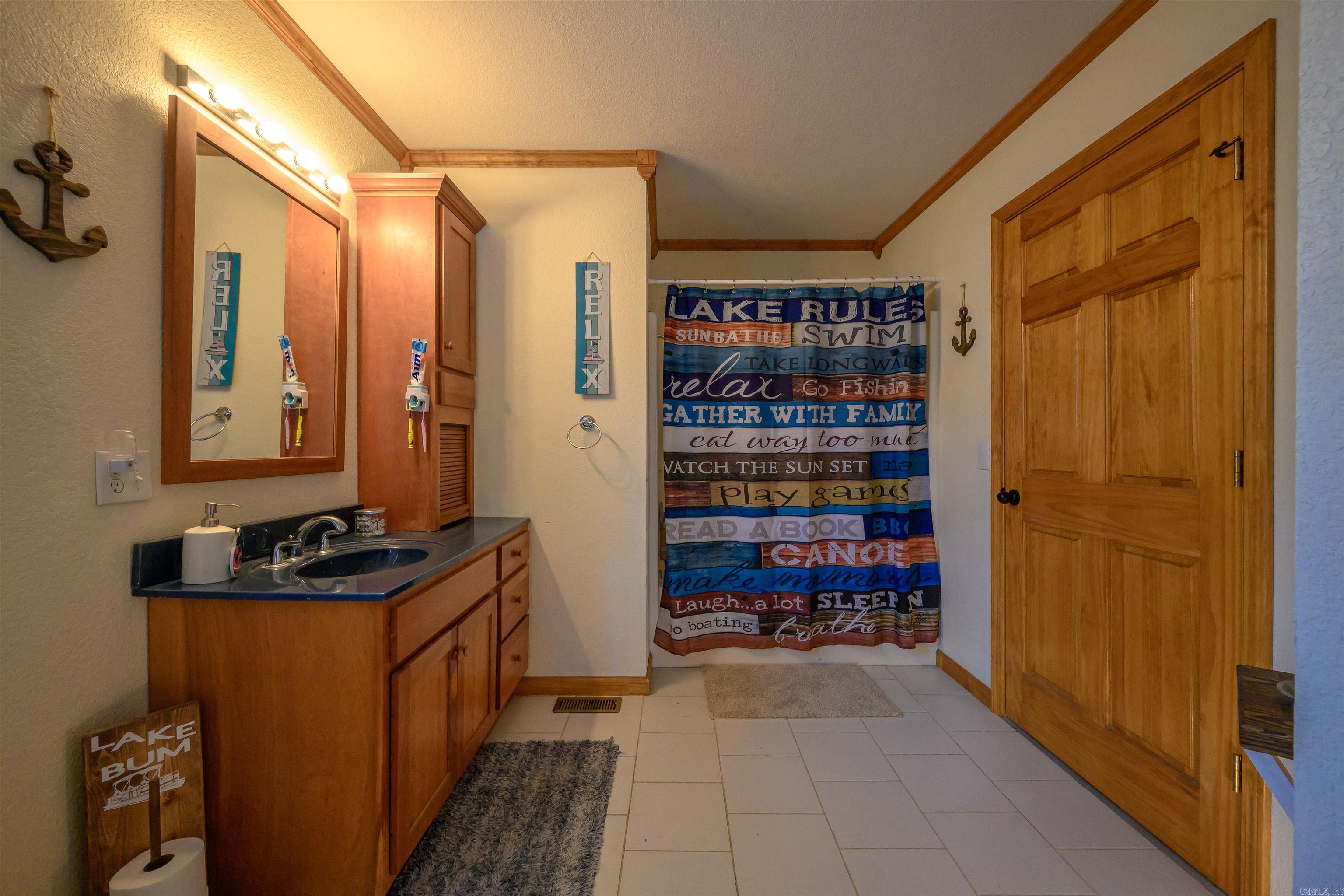 152 E Lakeshore Drive Property Photo 17