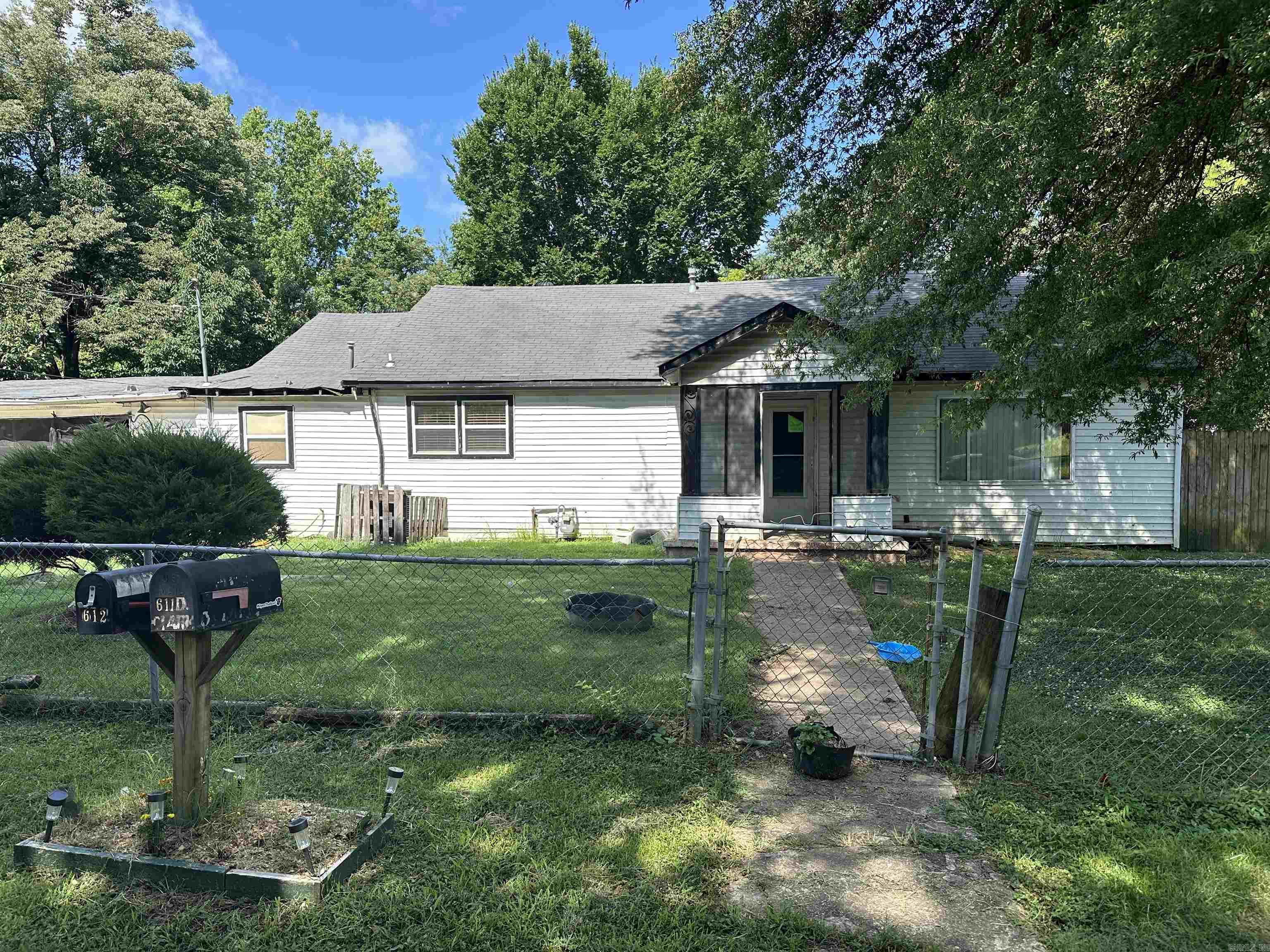 611 Warren Property Photo 1