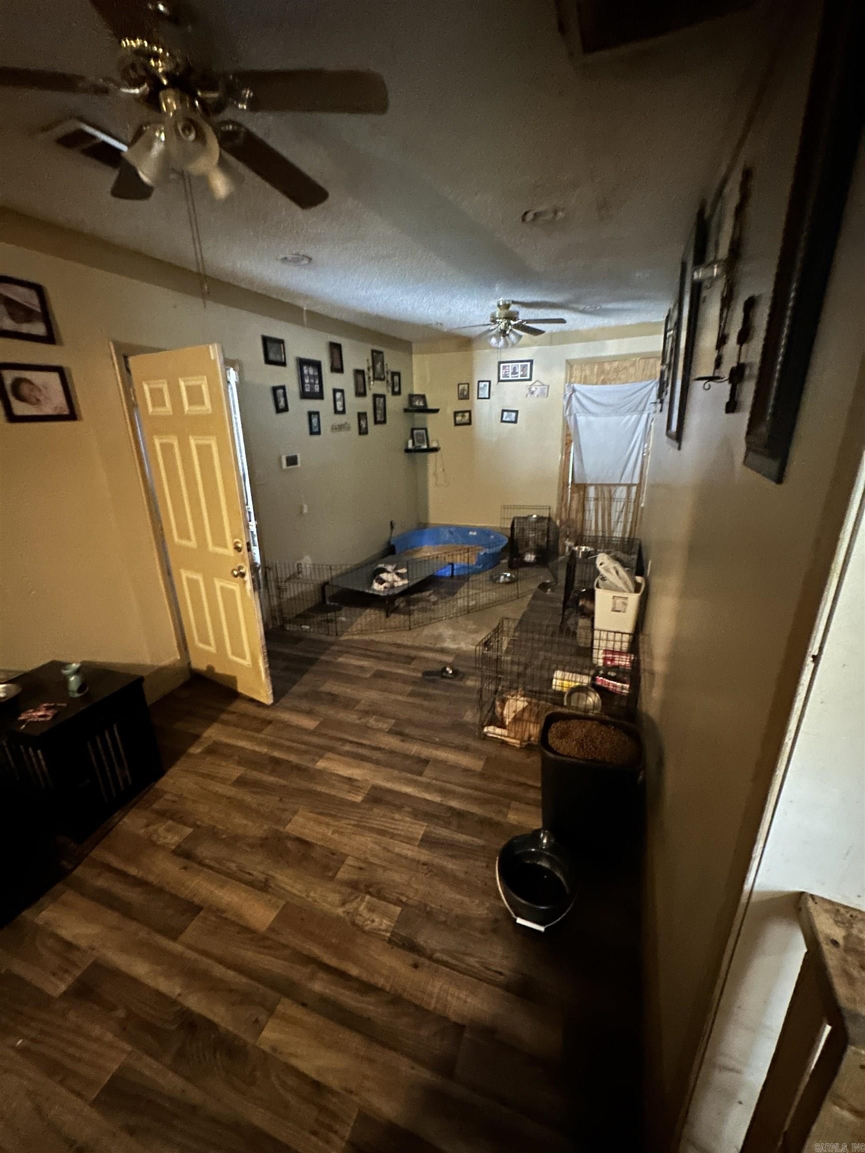 611 Warren Property Photo 4